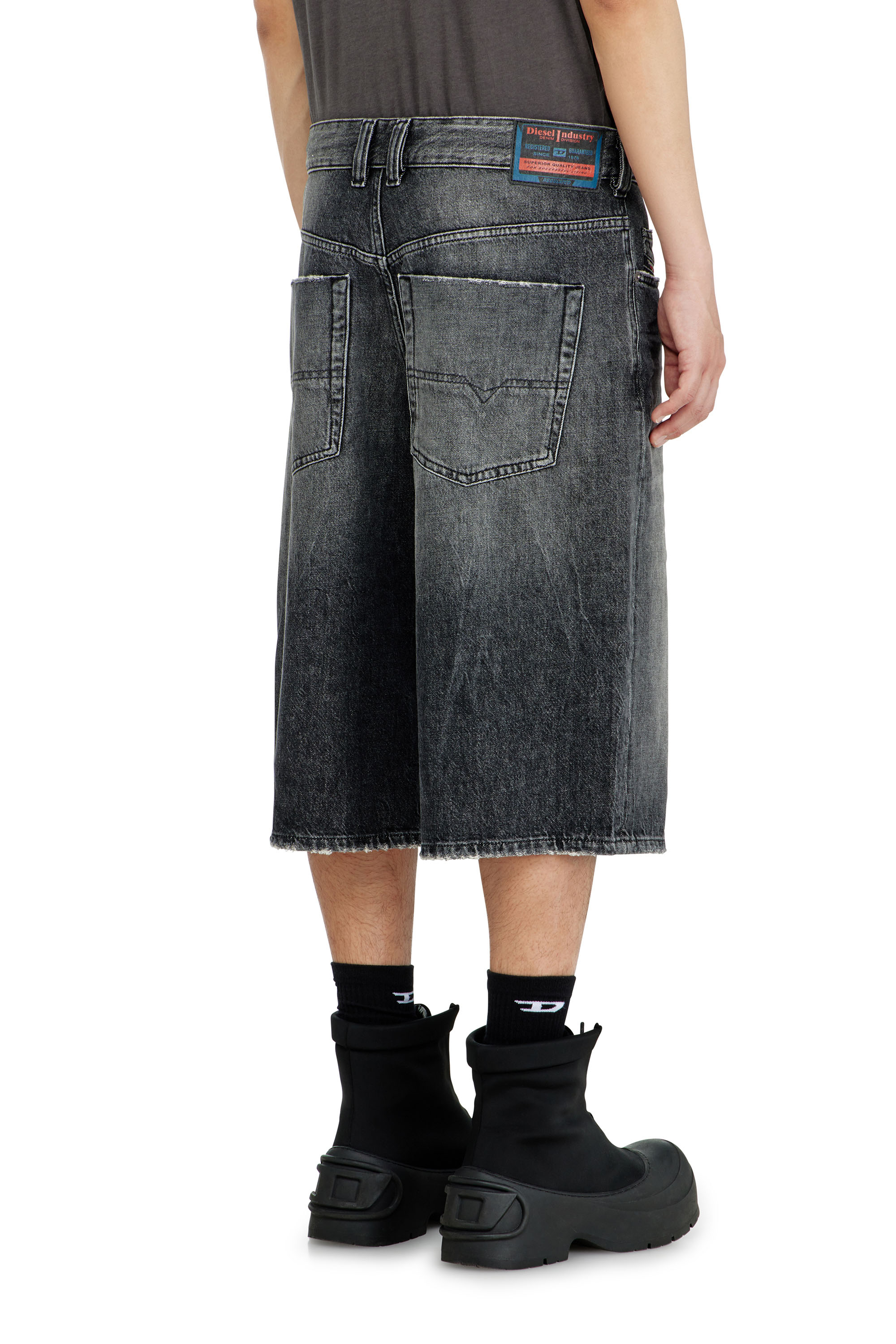 Diesel - D-ENIM-M-SHORT, Pantaloni corti relaxed in denim con rotture Unisex in Grigio - 3