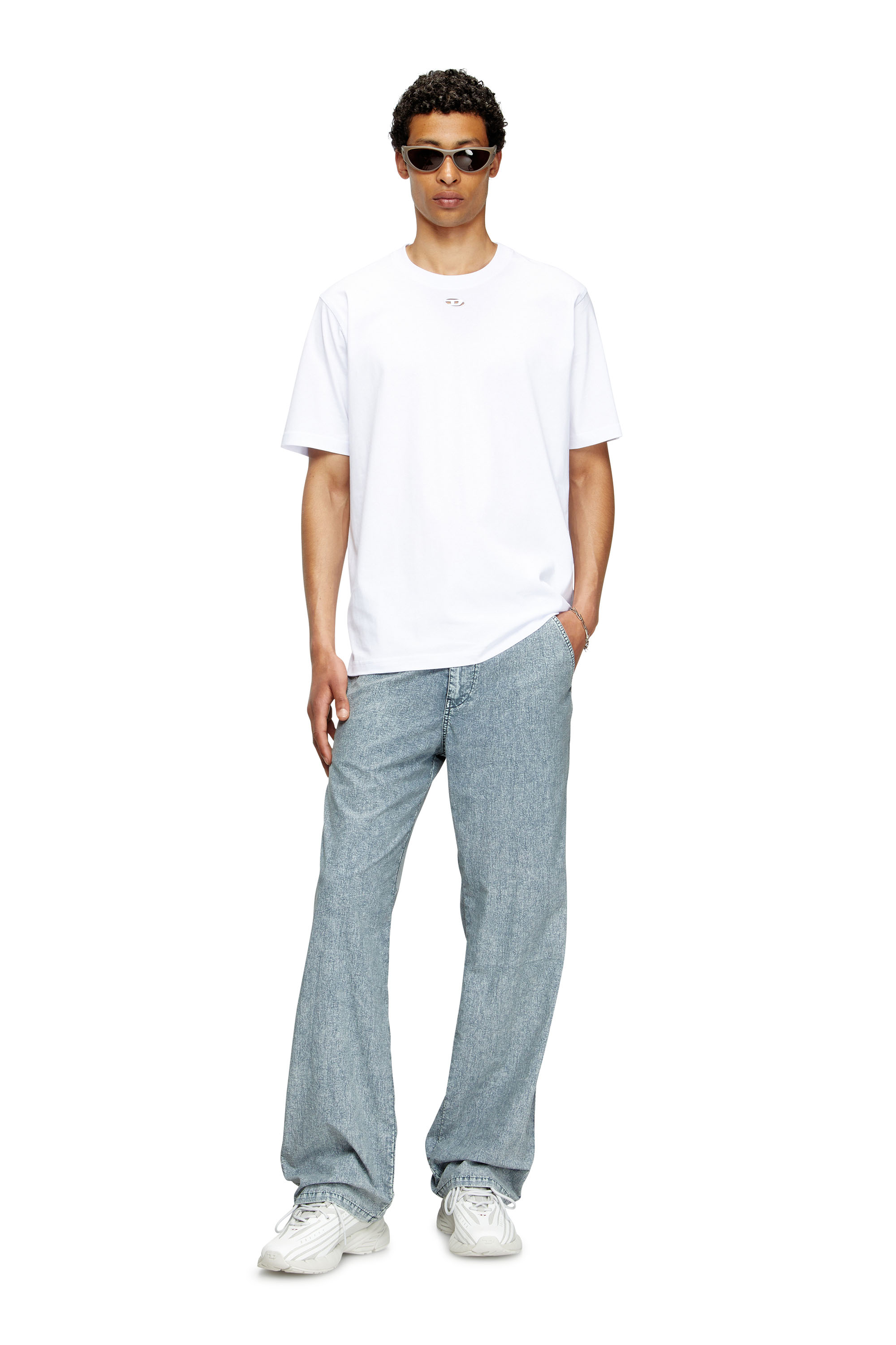 Diesel - T-ADJUST-MAREY, T-shirt con logo Oval D cut-out Uomo in Bianco - 1