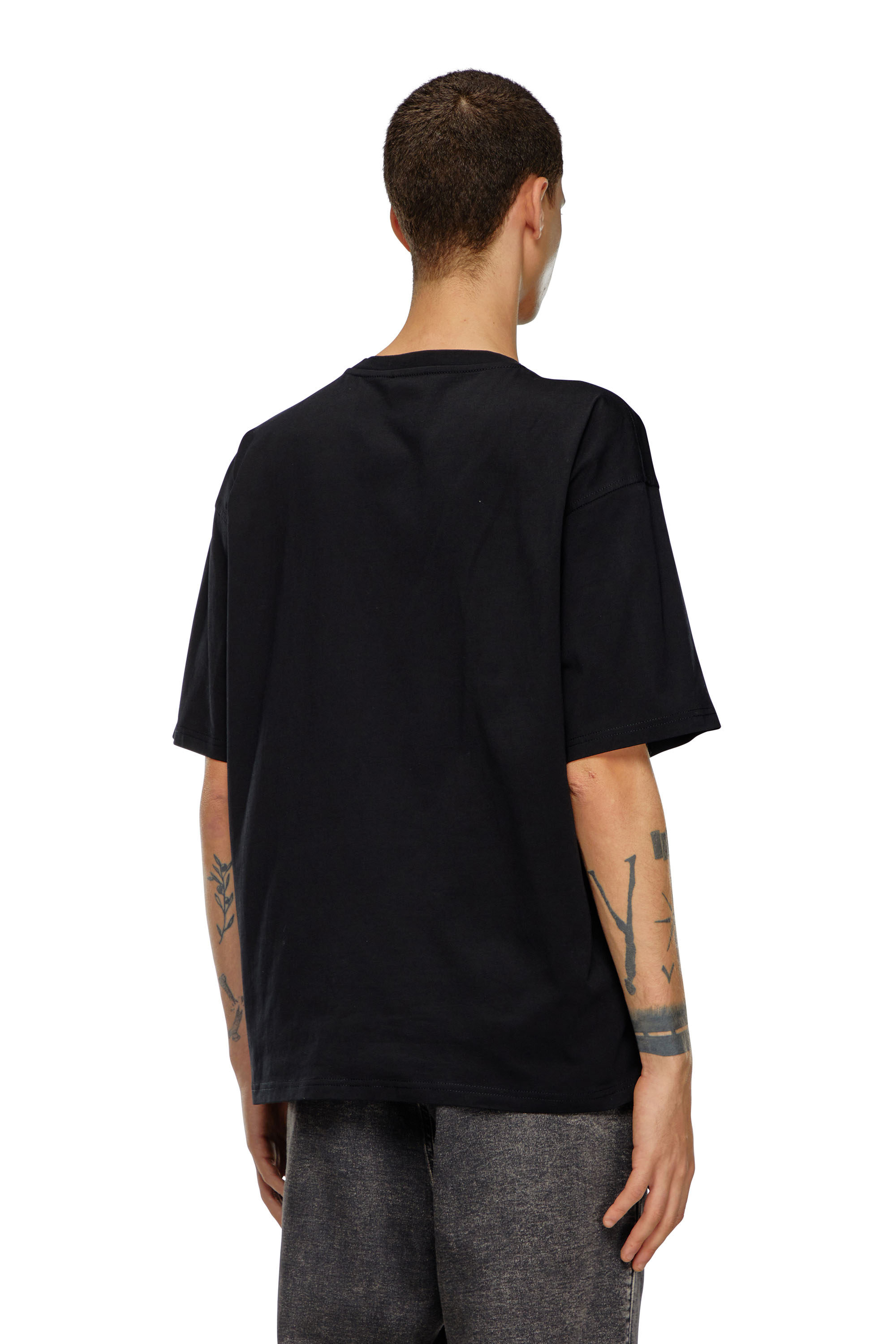 Diesel - T-BOXT-DIV, T-shirt con patch logo Diesel Uomo in Nero - 4