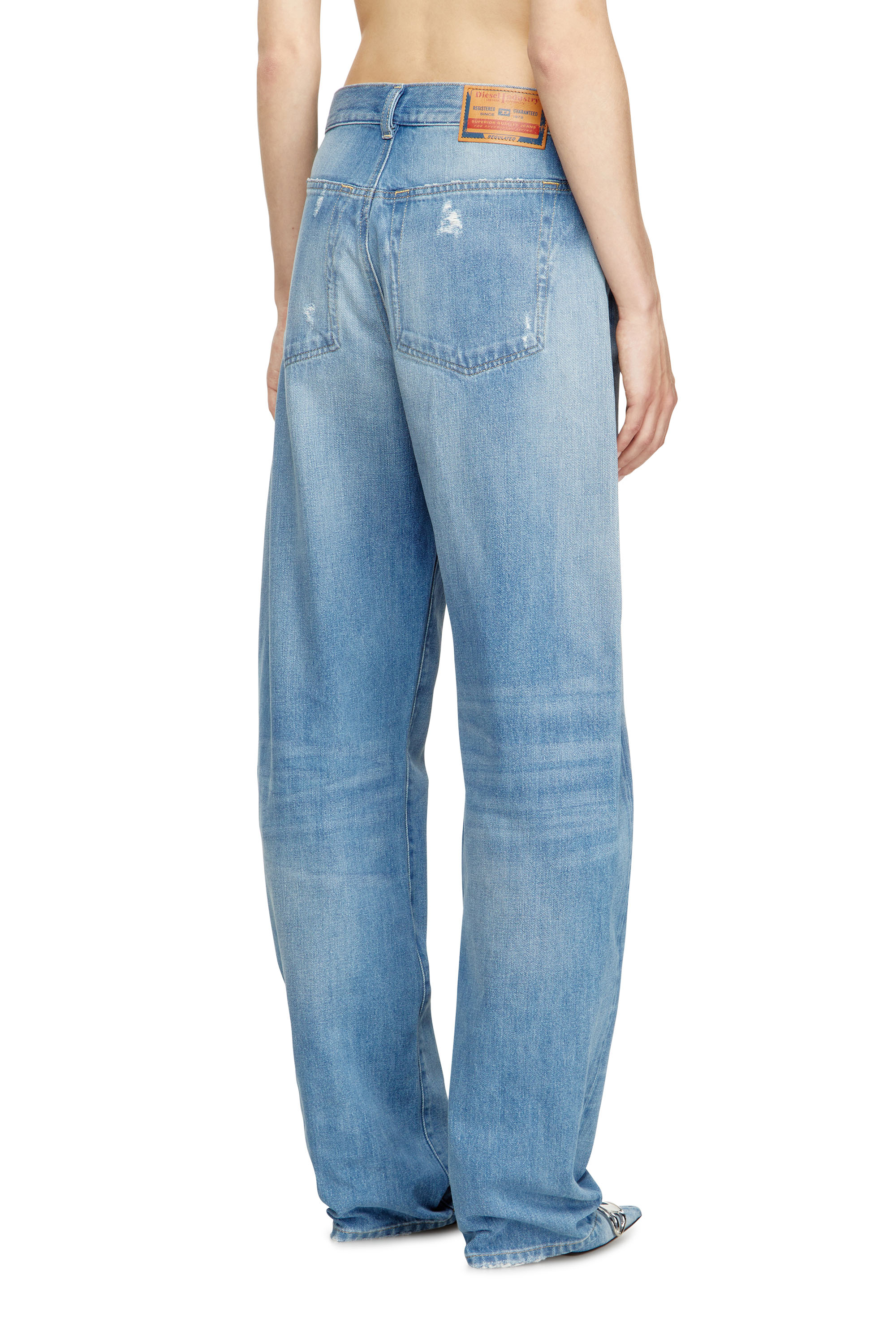 Diesel - Relaxed Jeans 1974 D-Ellz 09M24 Donna, Blu Chiaro - Image 4