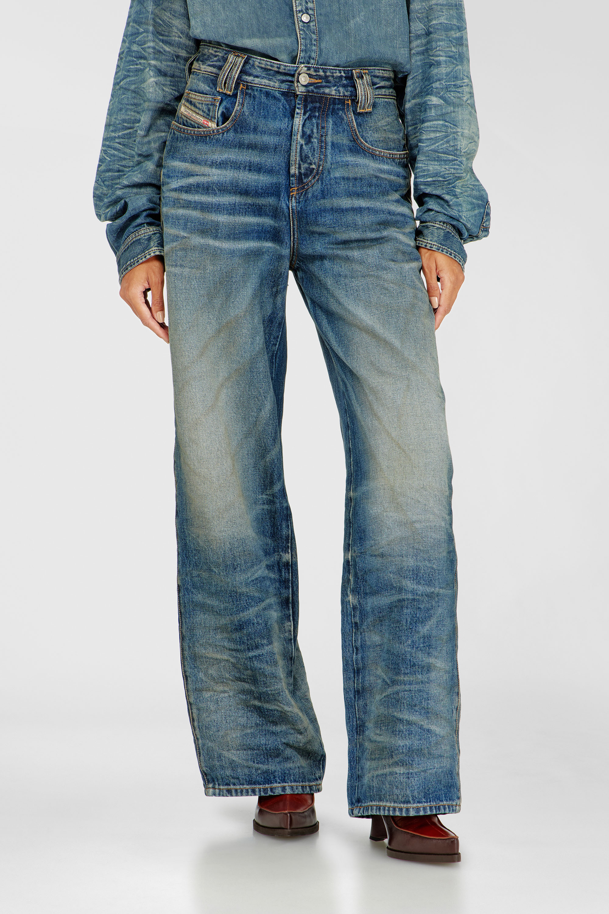 Diesel - Relaxed Jeans 1982 D-Hakou 007GC Unisex, Blu medio - Image 2