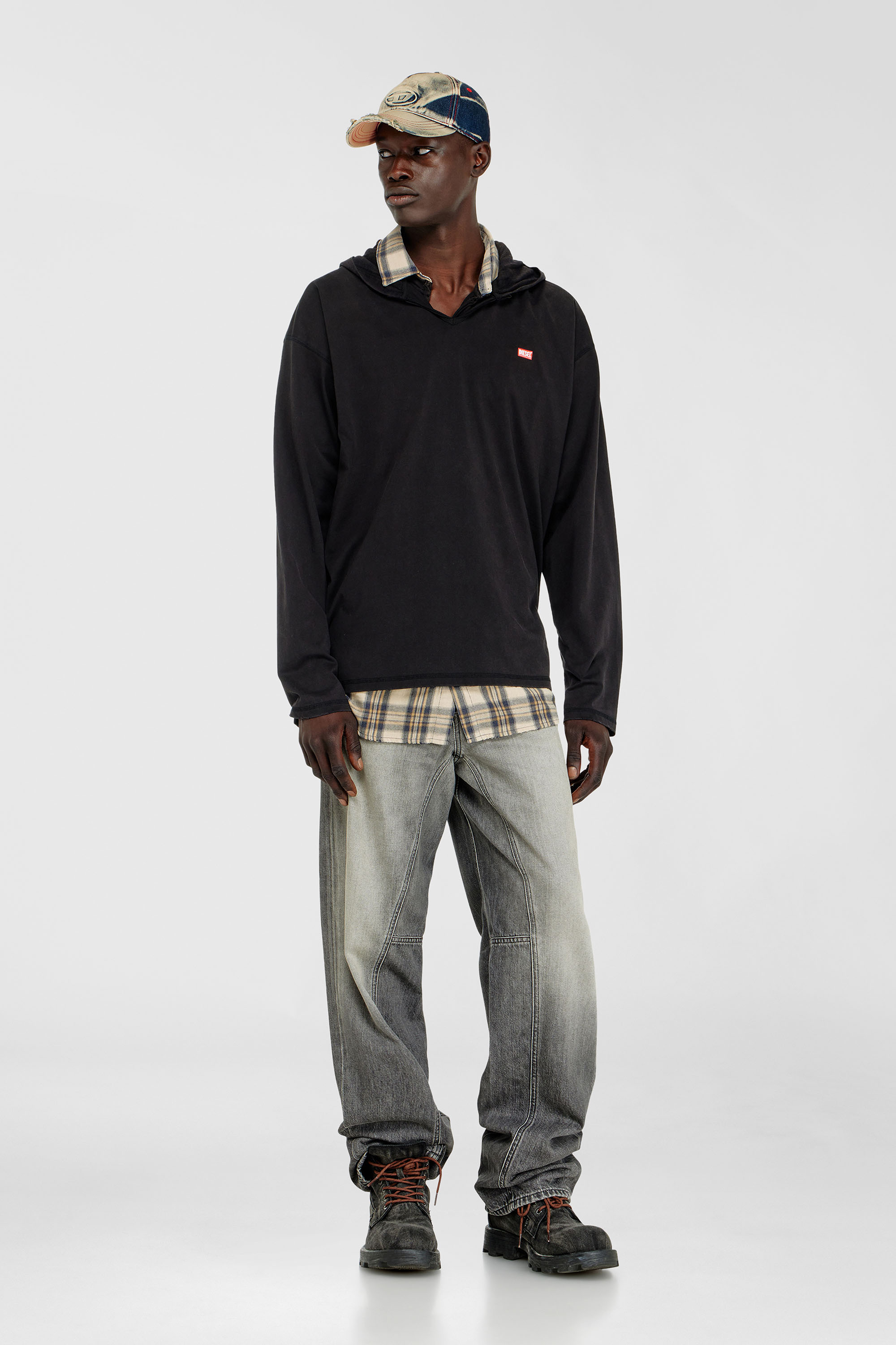 Diesel - T-BOXT-LS-HOOD-CHECK, T-shirt a manica lunga con cappuccio in flanella Uomo in Nero - 2