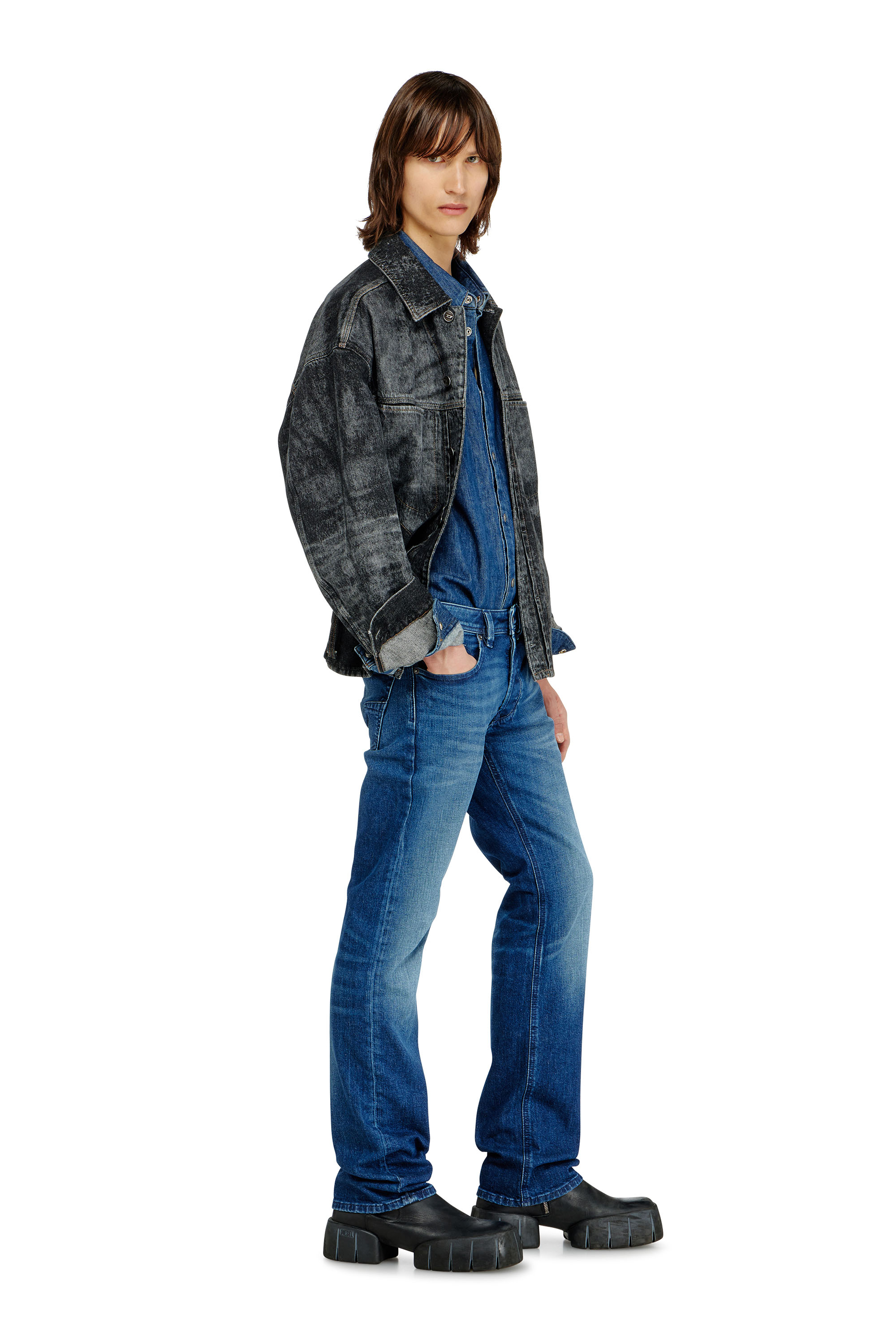 Diesel - Regular Jeans 1985 Larkee 09L51 Uomo, Blu Scuro - Image 1