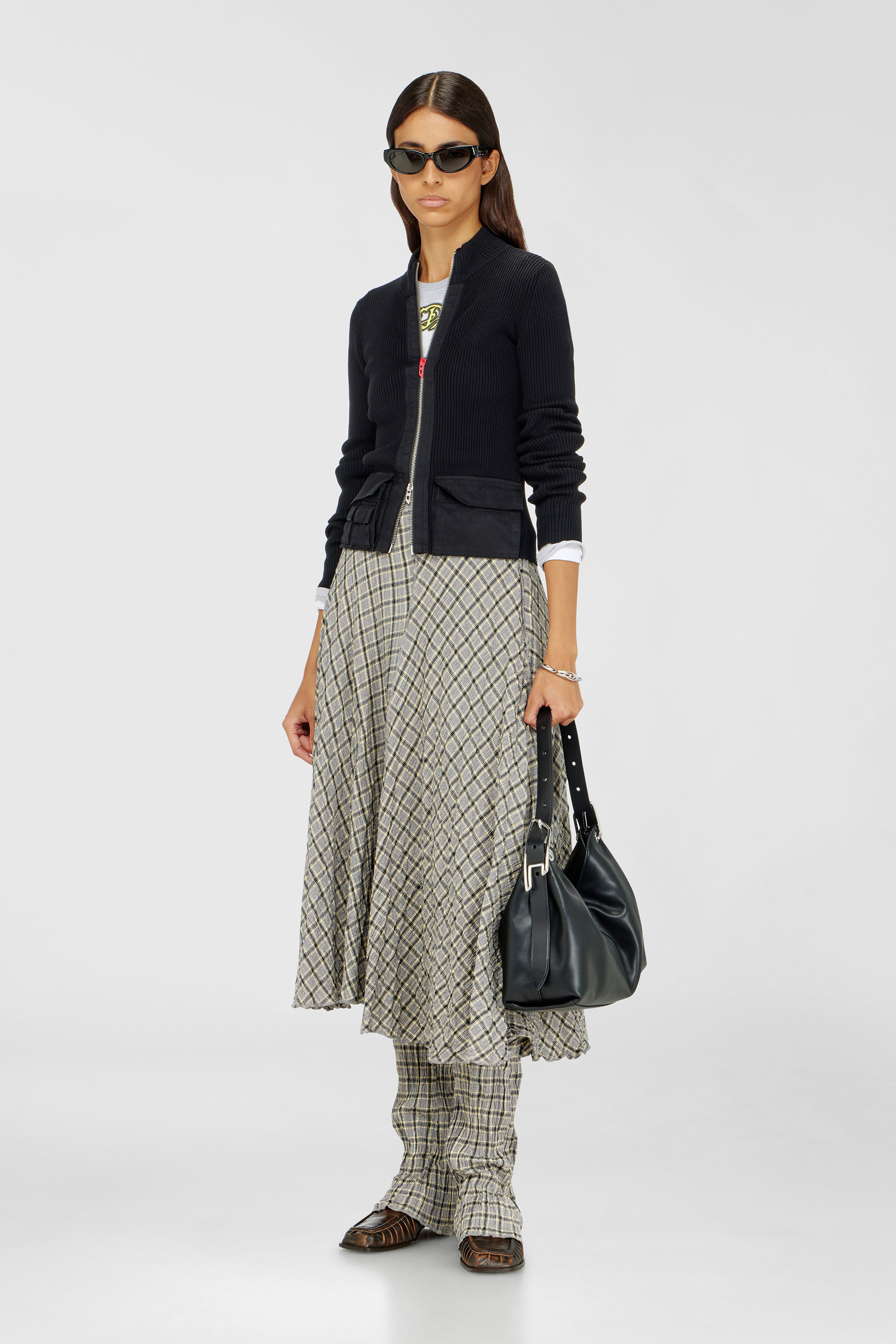 Diesel - M-MELISSA, Cardigan a costine con tasche cargo Donna in Nero - 1