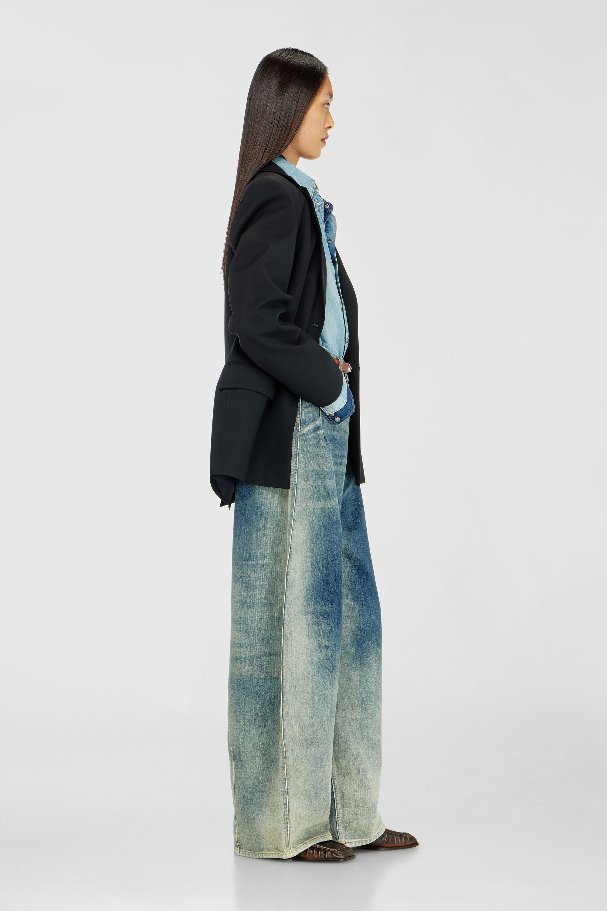 Diesel - Relaxed Jeans 1987 D-Khelz 007EF Donna, Blu medio - Image 2