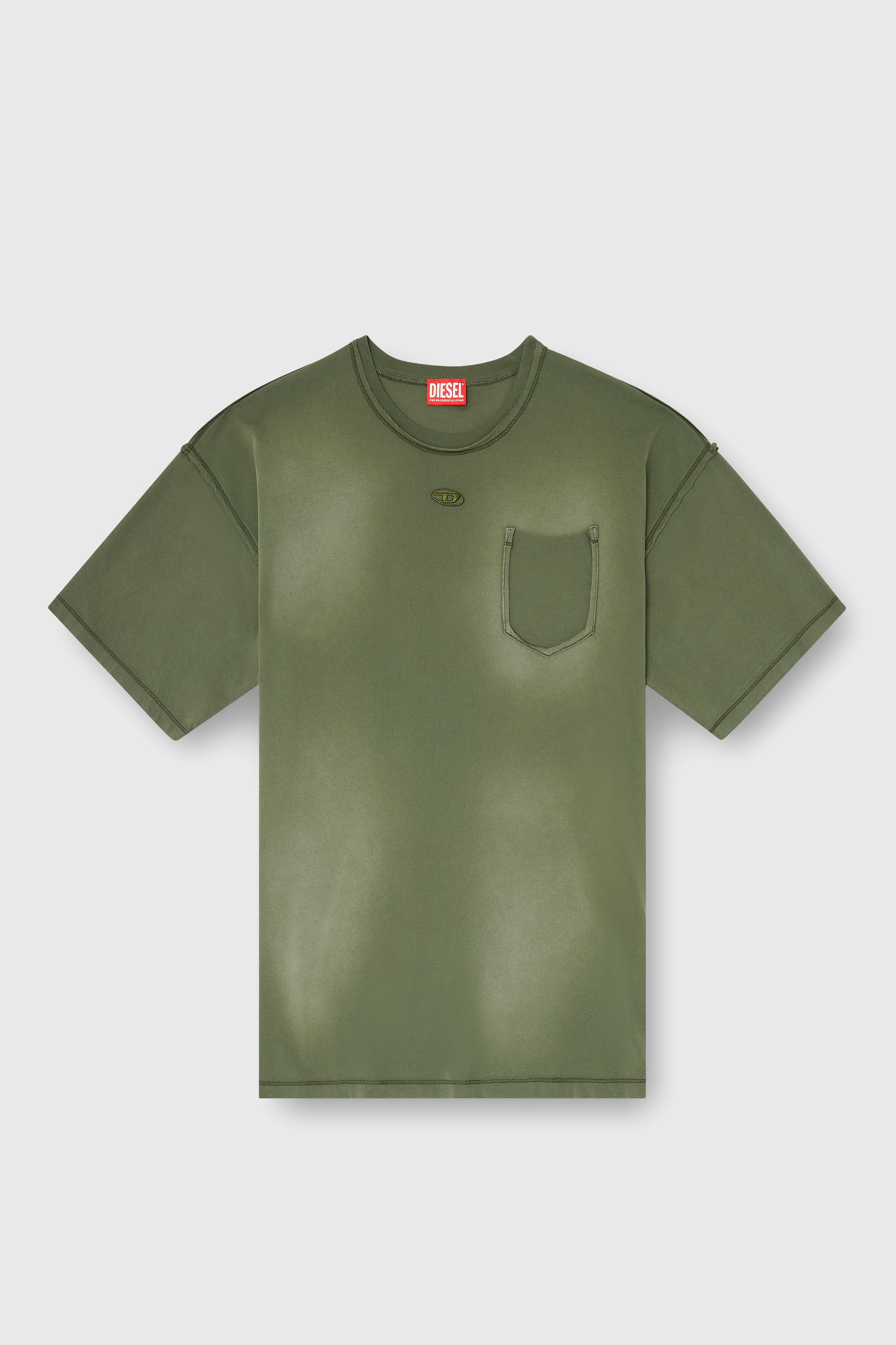 Diesel - T-POCK, T-shirt faded con taschino effetto ripped Uomo in Verde - 2
