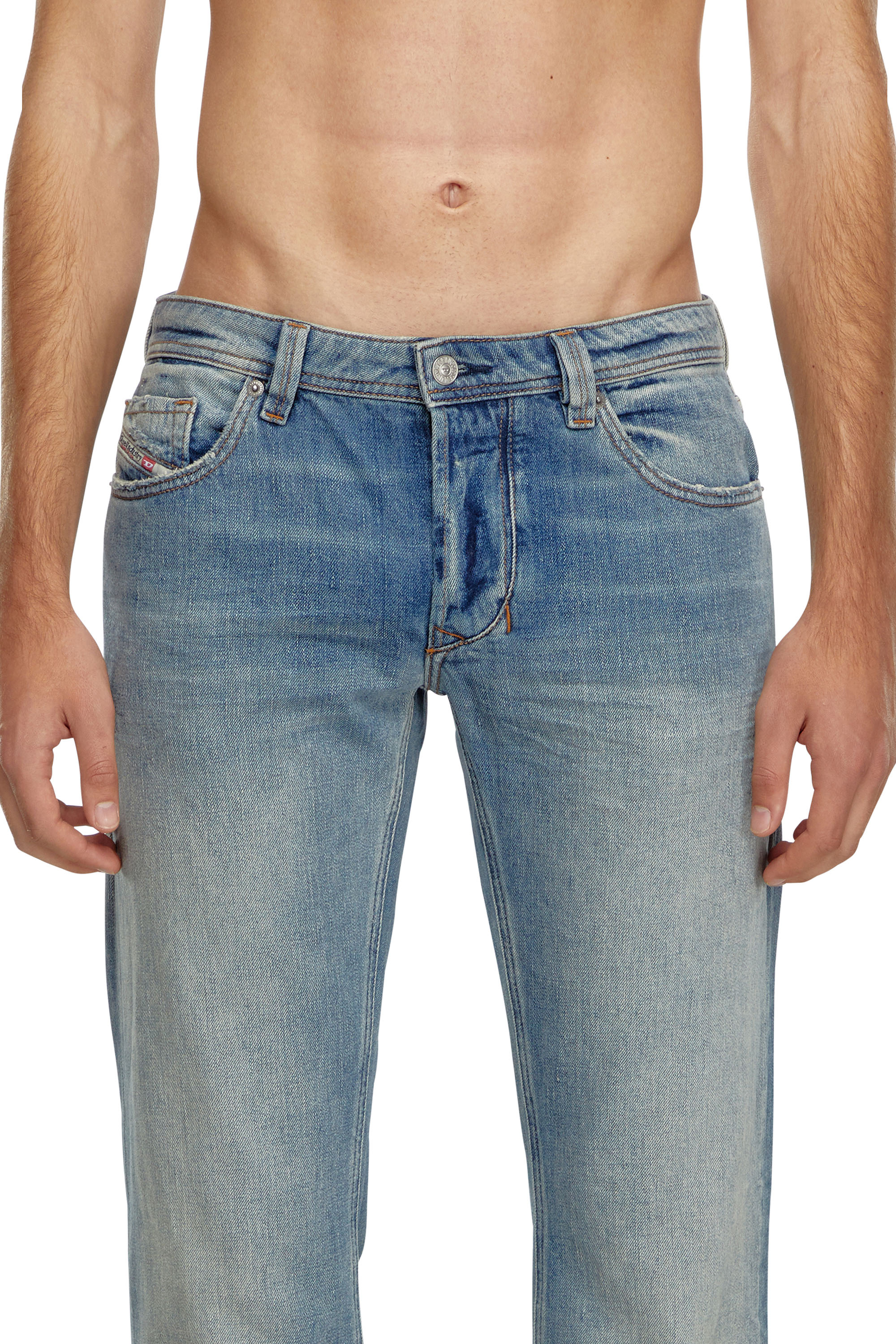 Diesel - Regular Jeans 1985 Larkee 0GRDN Uomo, Blu Chiaro - Image 5