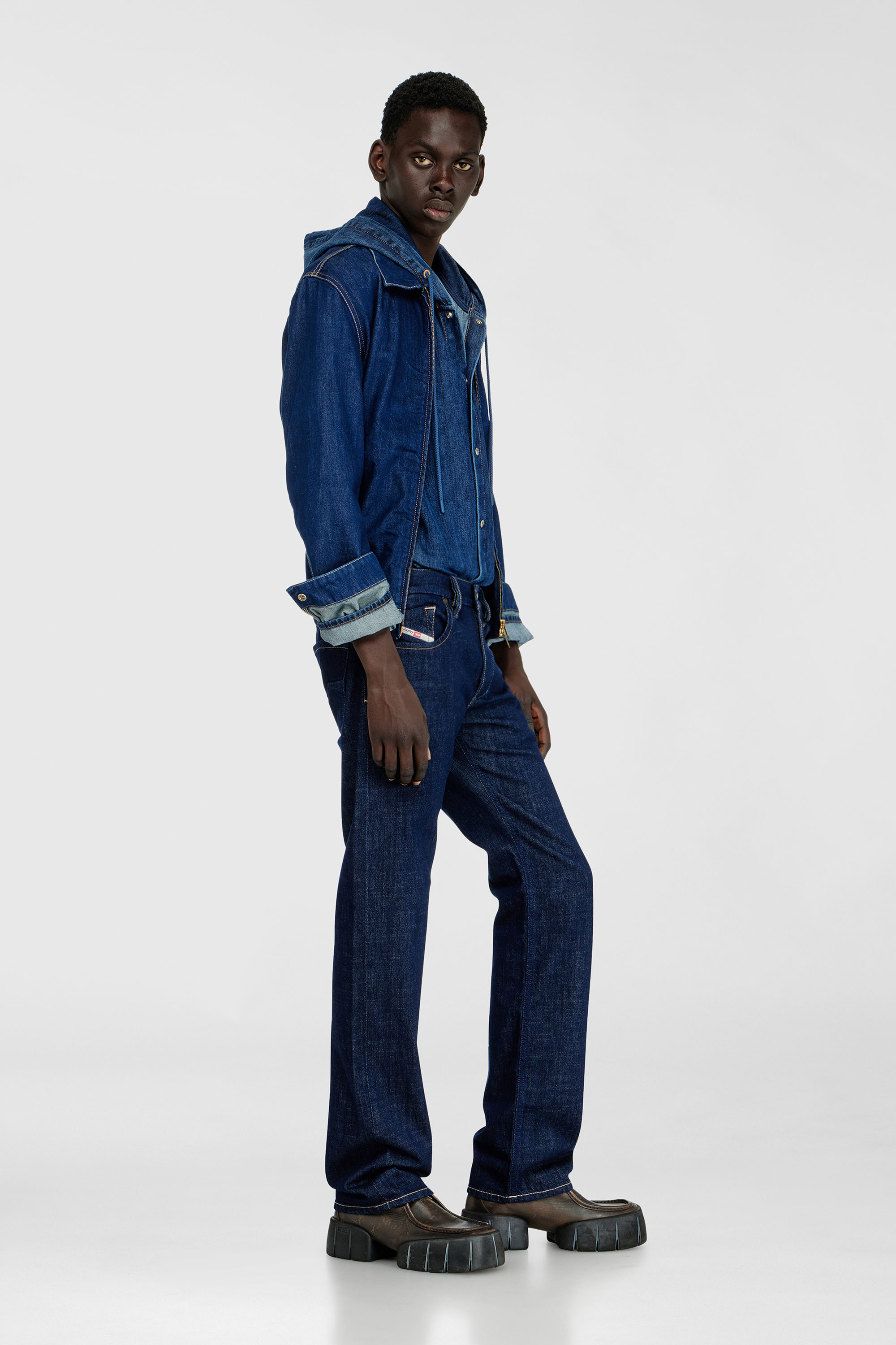 Diesel - Regular Jeans 1985 Larkee 007EQ Uomo, Blu Scuro - Image 2