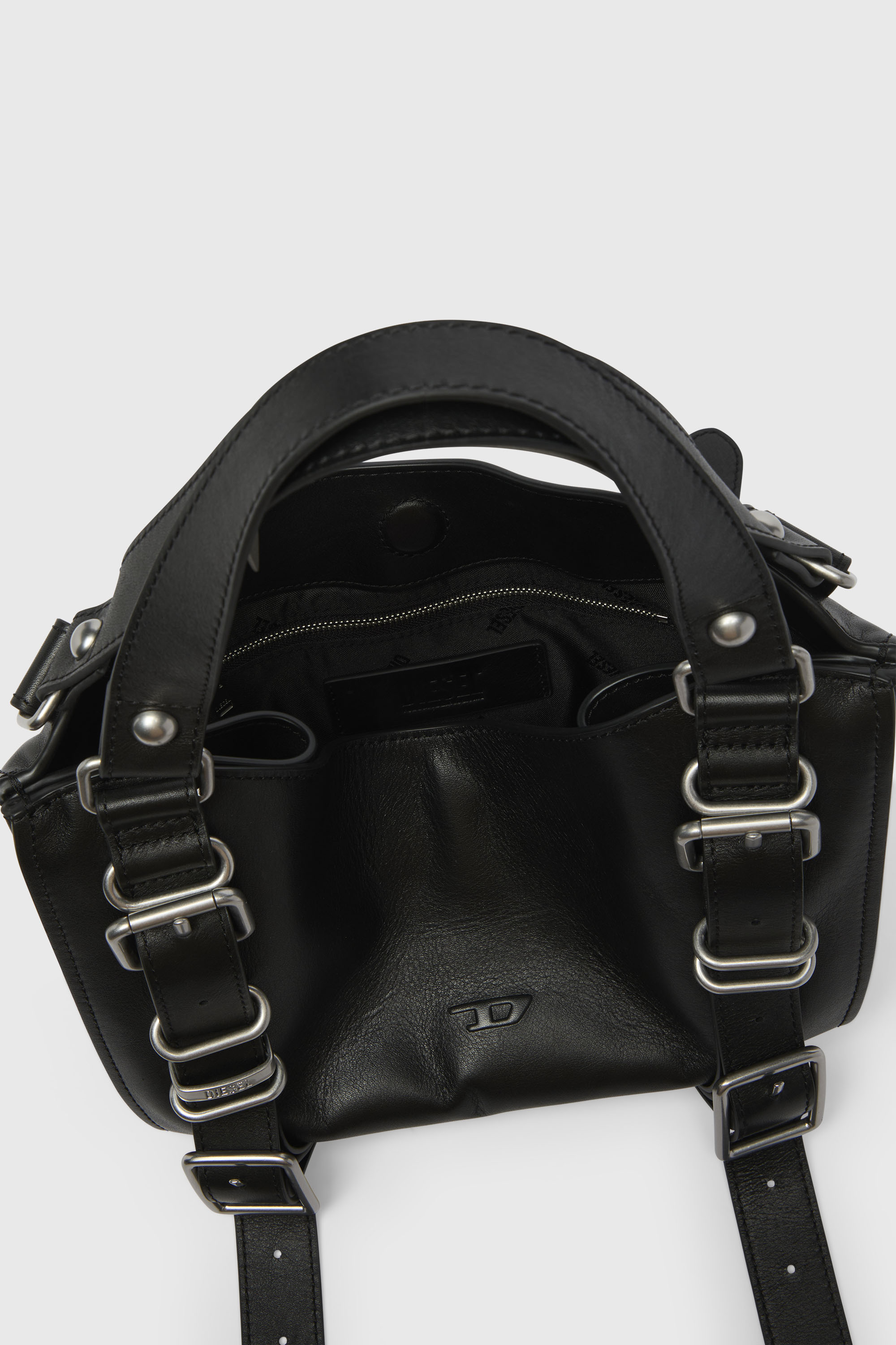 Diesel - D-ONE TOPHANDLE S, D-One-Borsa piccola a mano in pelle trattata Donna in Nero - 4
