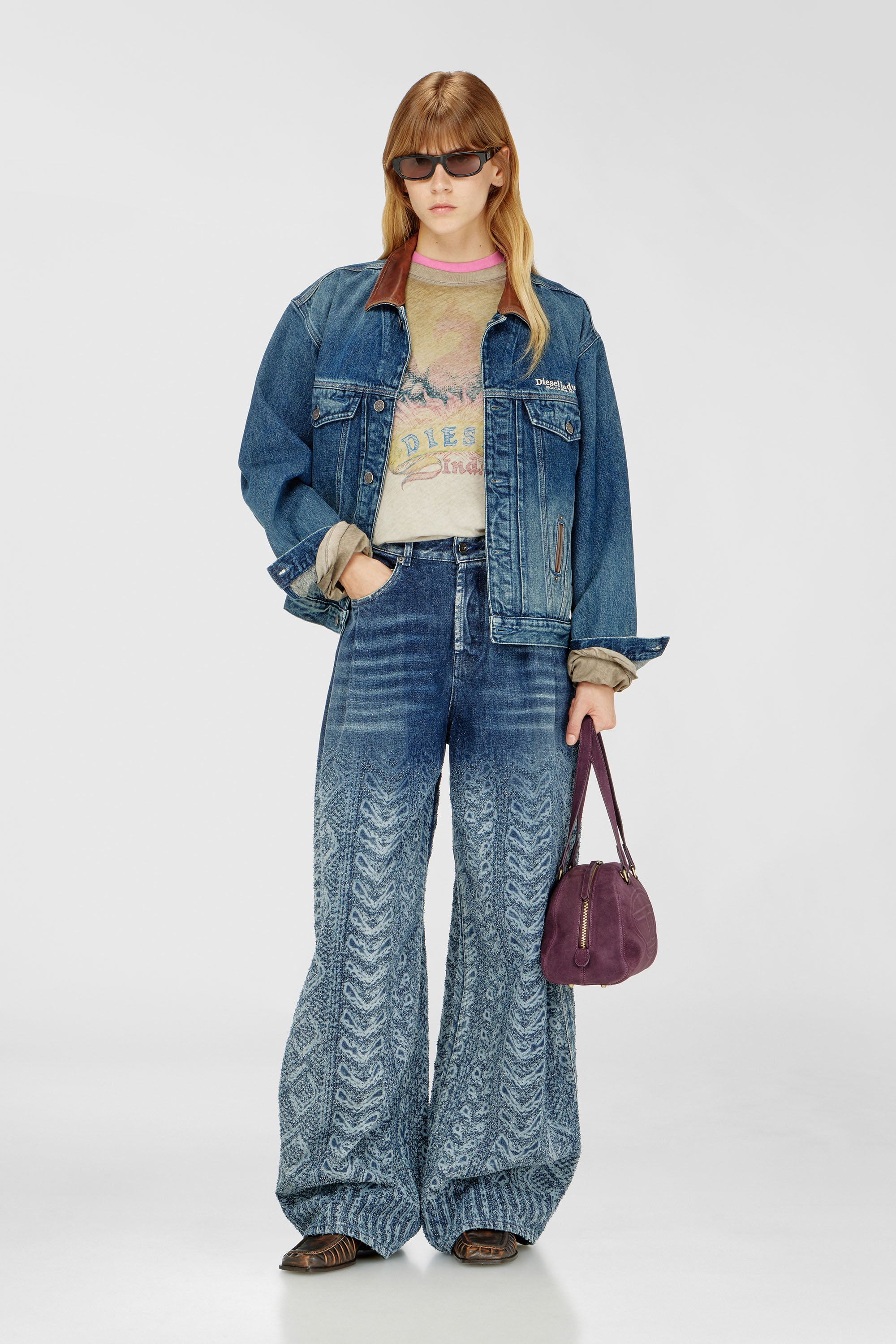 Diesel - D-DENVER-S1, Giacca trucker in denim con bordi in pelle a contrasto Unisex in Blu - 2