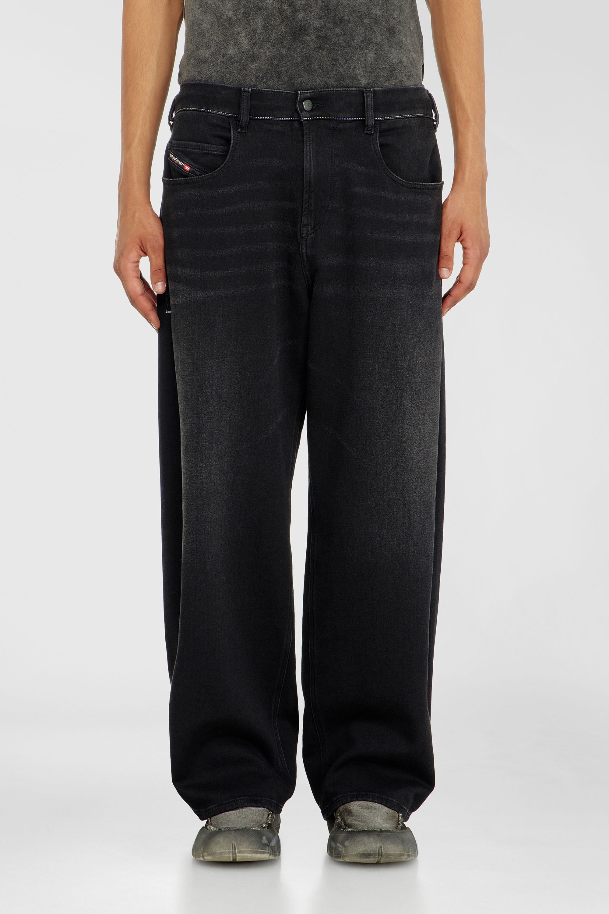 Diesel - Relaxed 2097 D-Enim-M Joggjeans&reg; 09P90 Unisex, Nero/Grigio scuro - Image 1