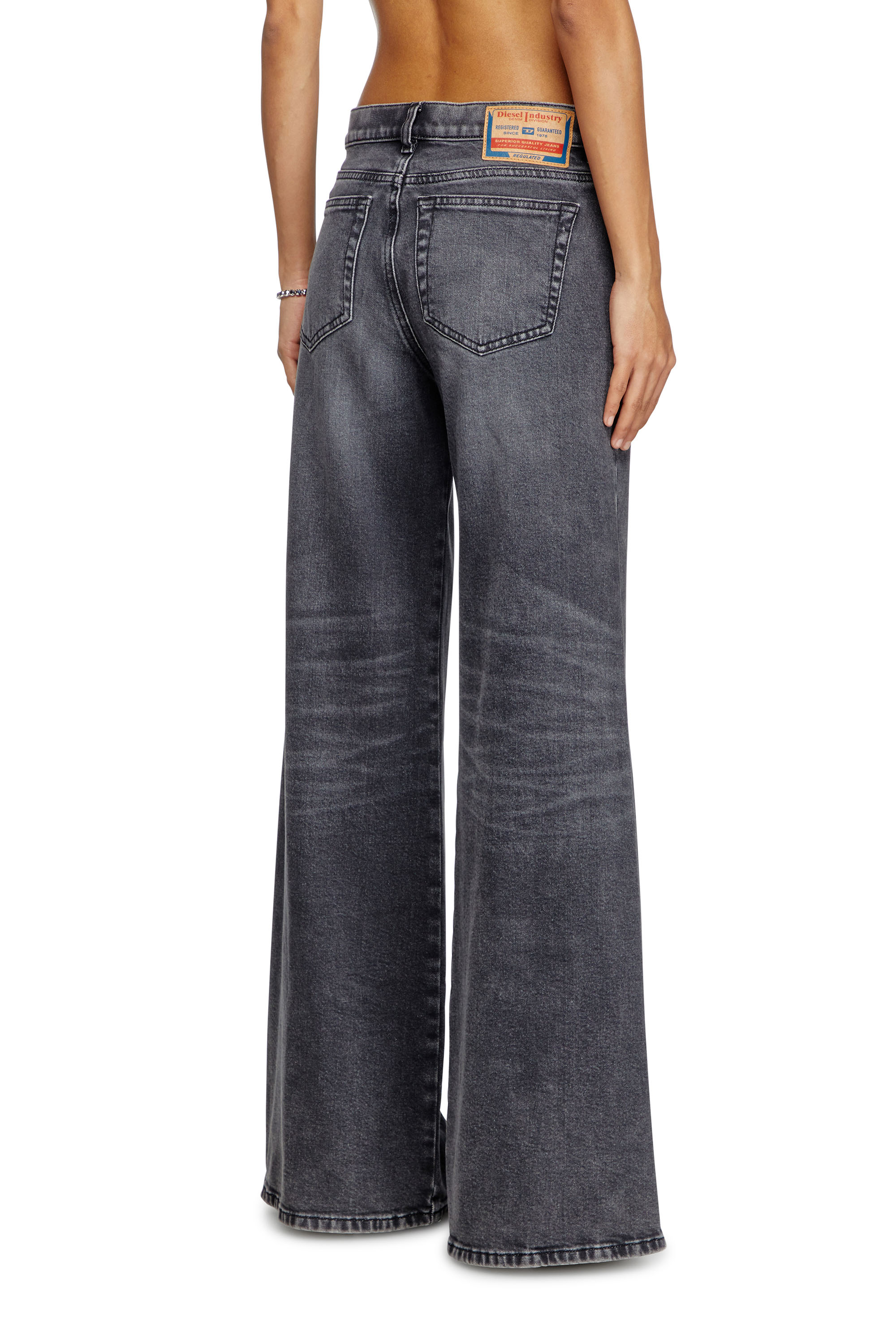 Diesel - Flare Jeans 1978 D-Akemi 0CLBG Donna, Nero/Grigio scuro - Image 4