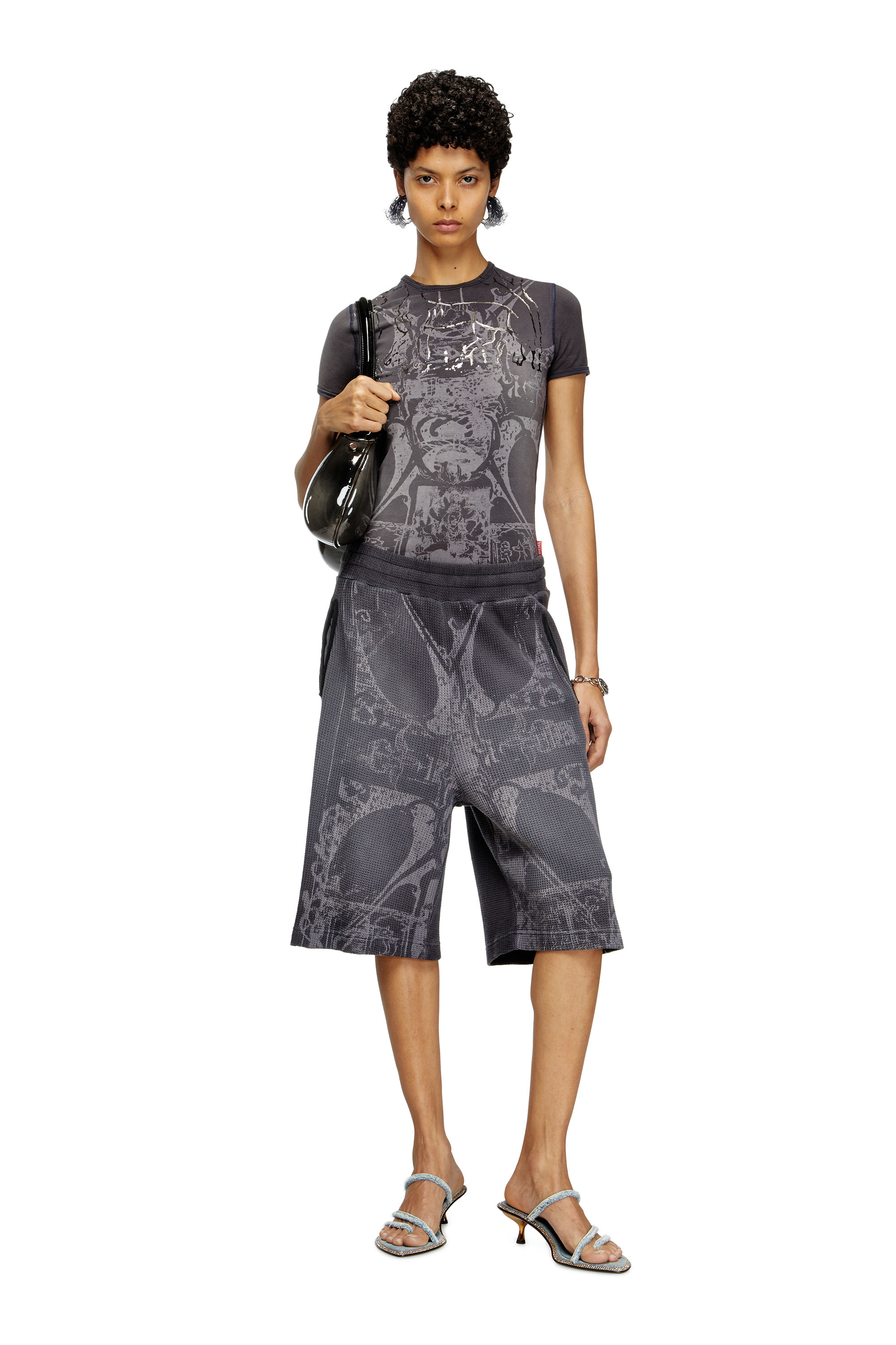 Diesel - T-UNCUTIES-LONG-R6, T-shirt con stampa laminata Donna in Nero - 1