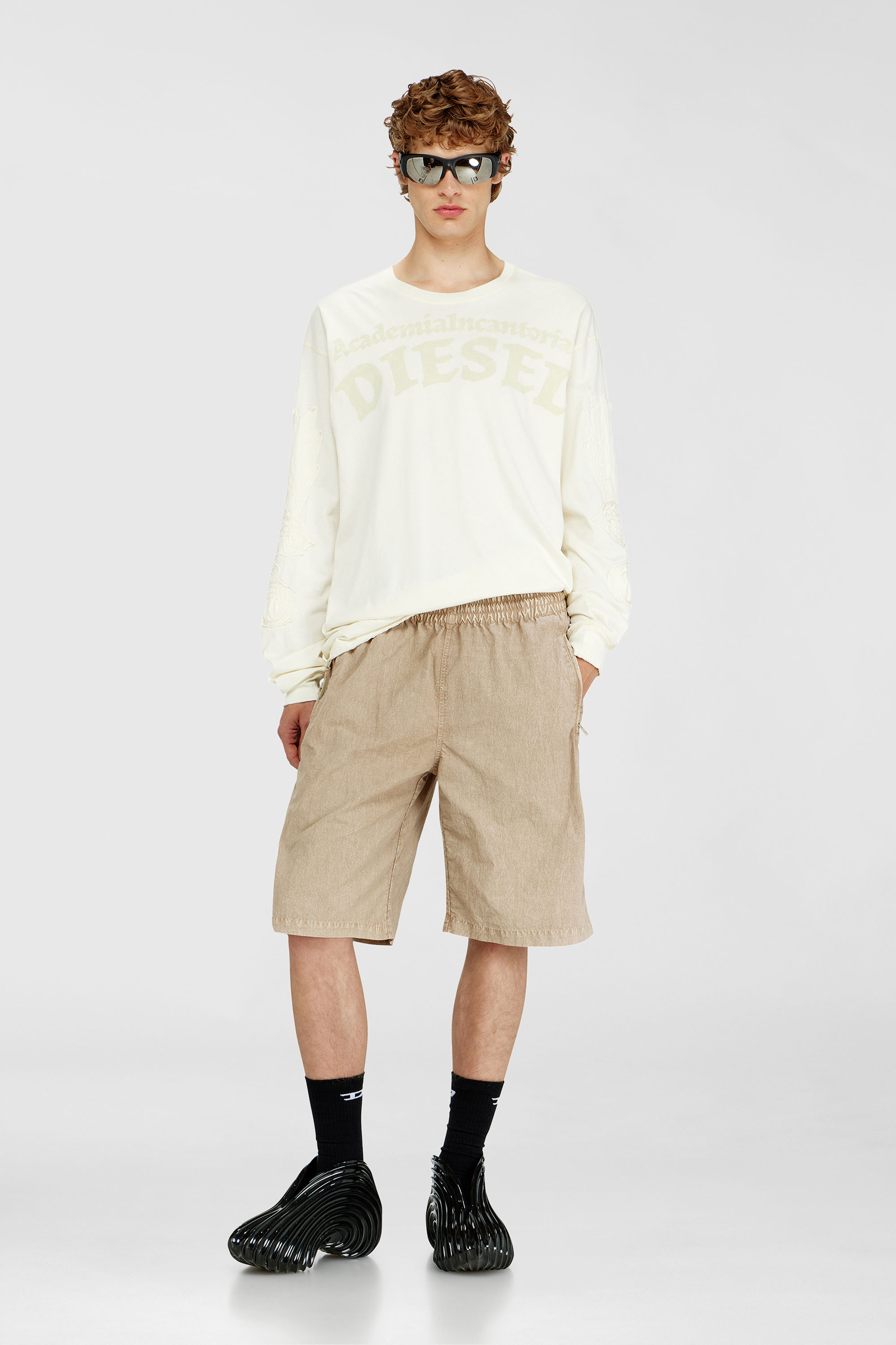 Diesel - P-THECK-SHORT-PLBH, Pantaloni corti in nylon lavorato Uomo in Beige - 1