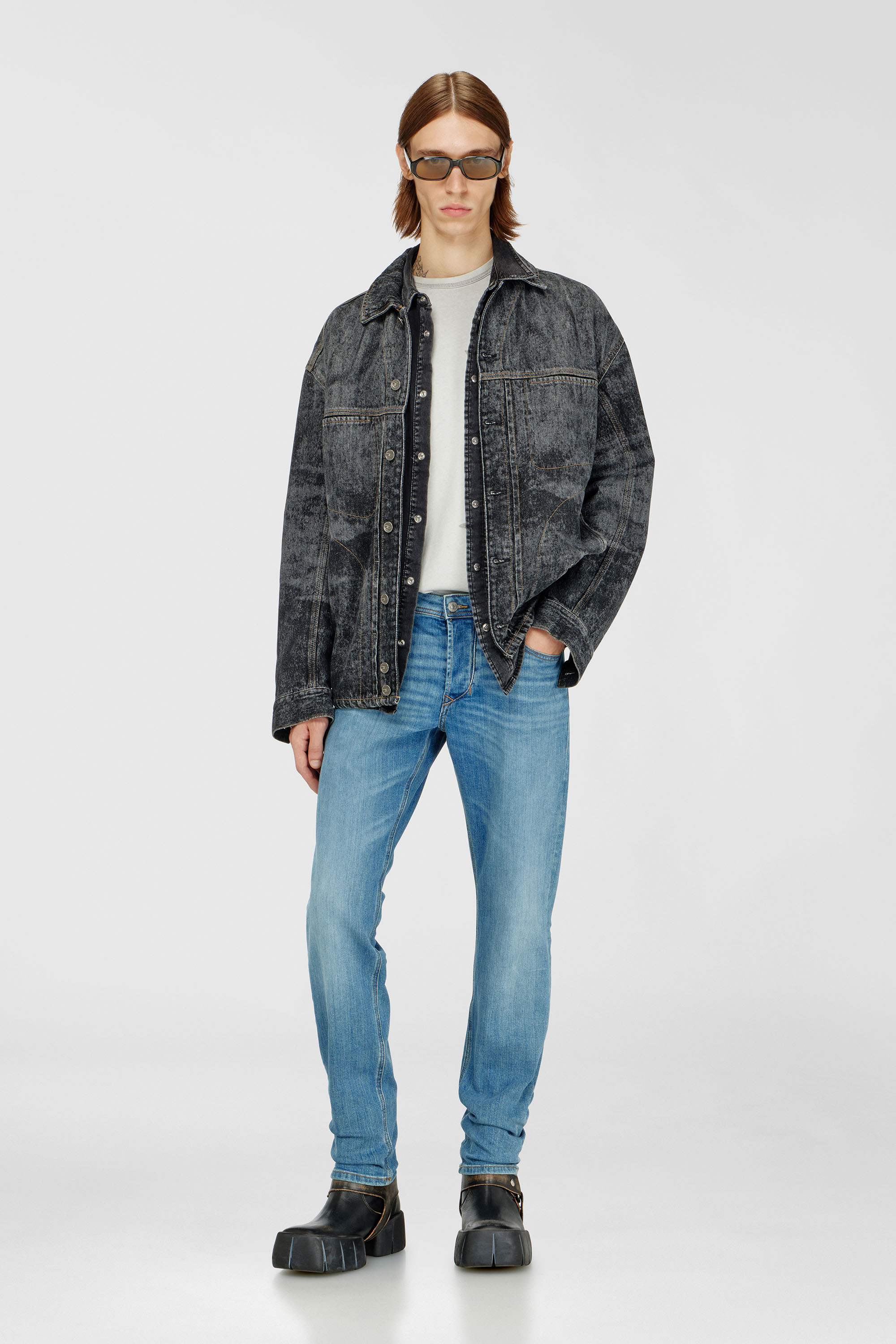Diesel - Regular Jeans 1986 Larkee-Beex 0KIAL Uomo, Blu Chiaro - Image 2