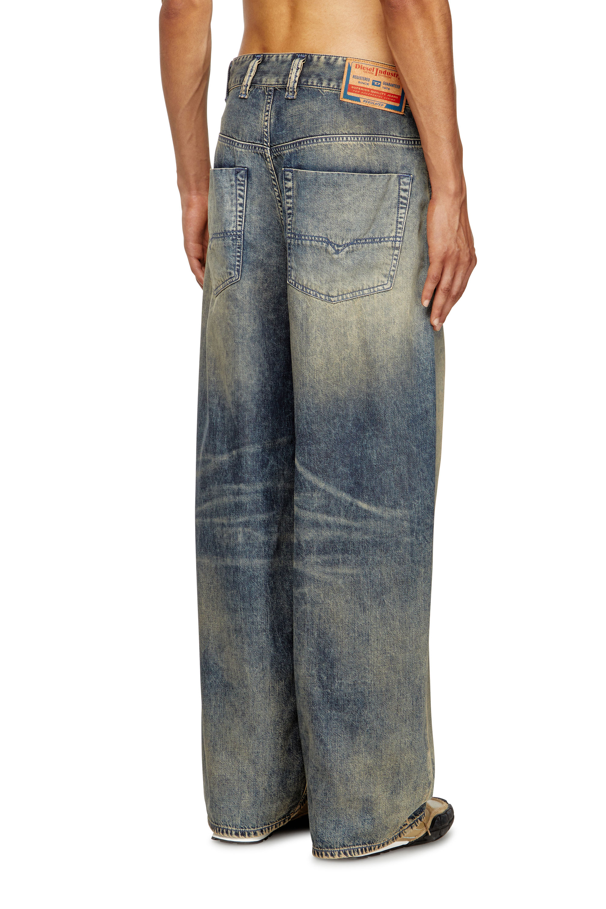 Diesel - Relaxed Jeans 1997 D-Enim-M 0CEBB Uomo, Blu medio - Image 4