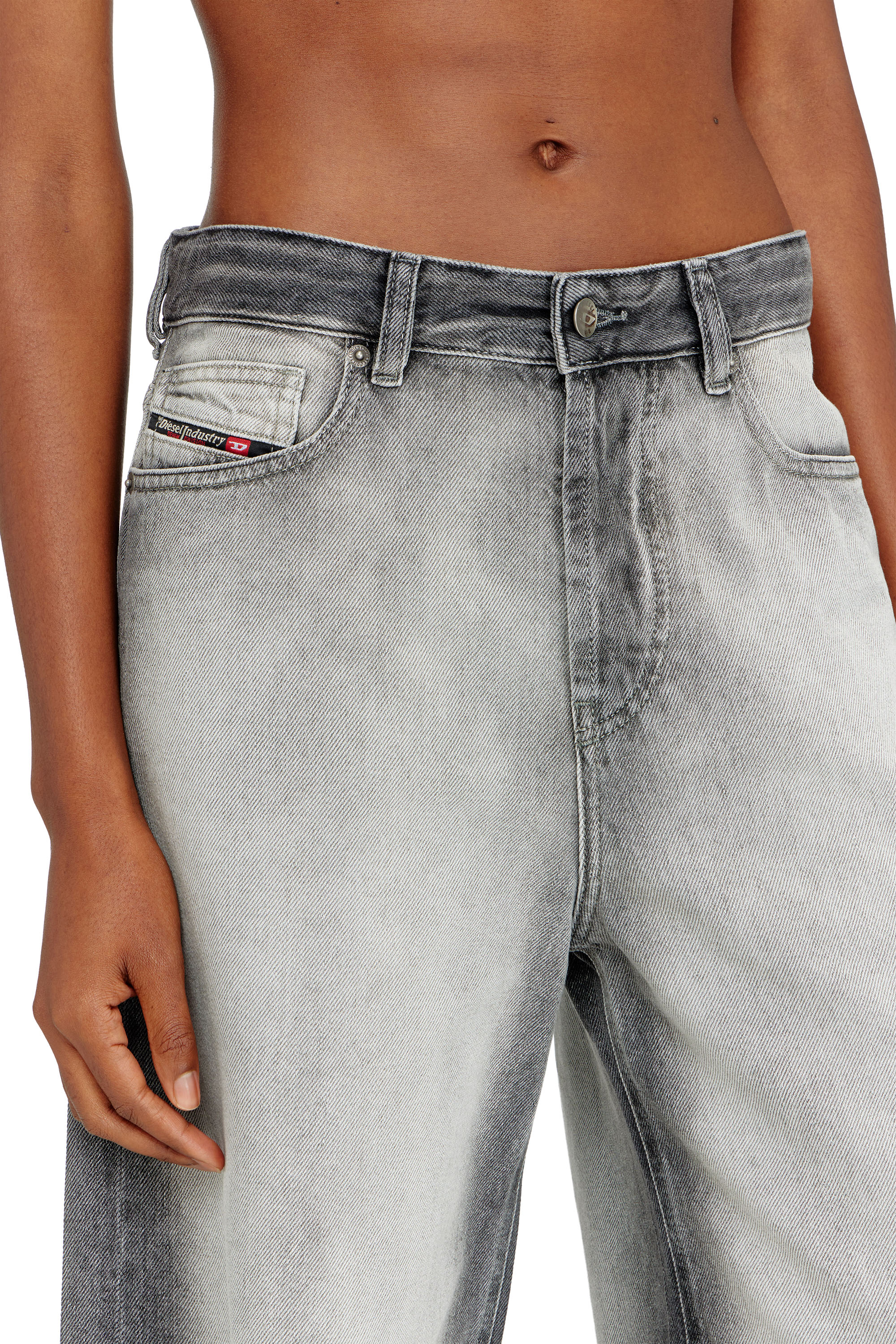 Diesel - DE-SIRE-SHORT-FSI, Short in denim skeleton morbido Donna in Grigio - 4