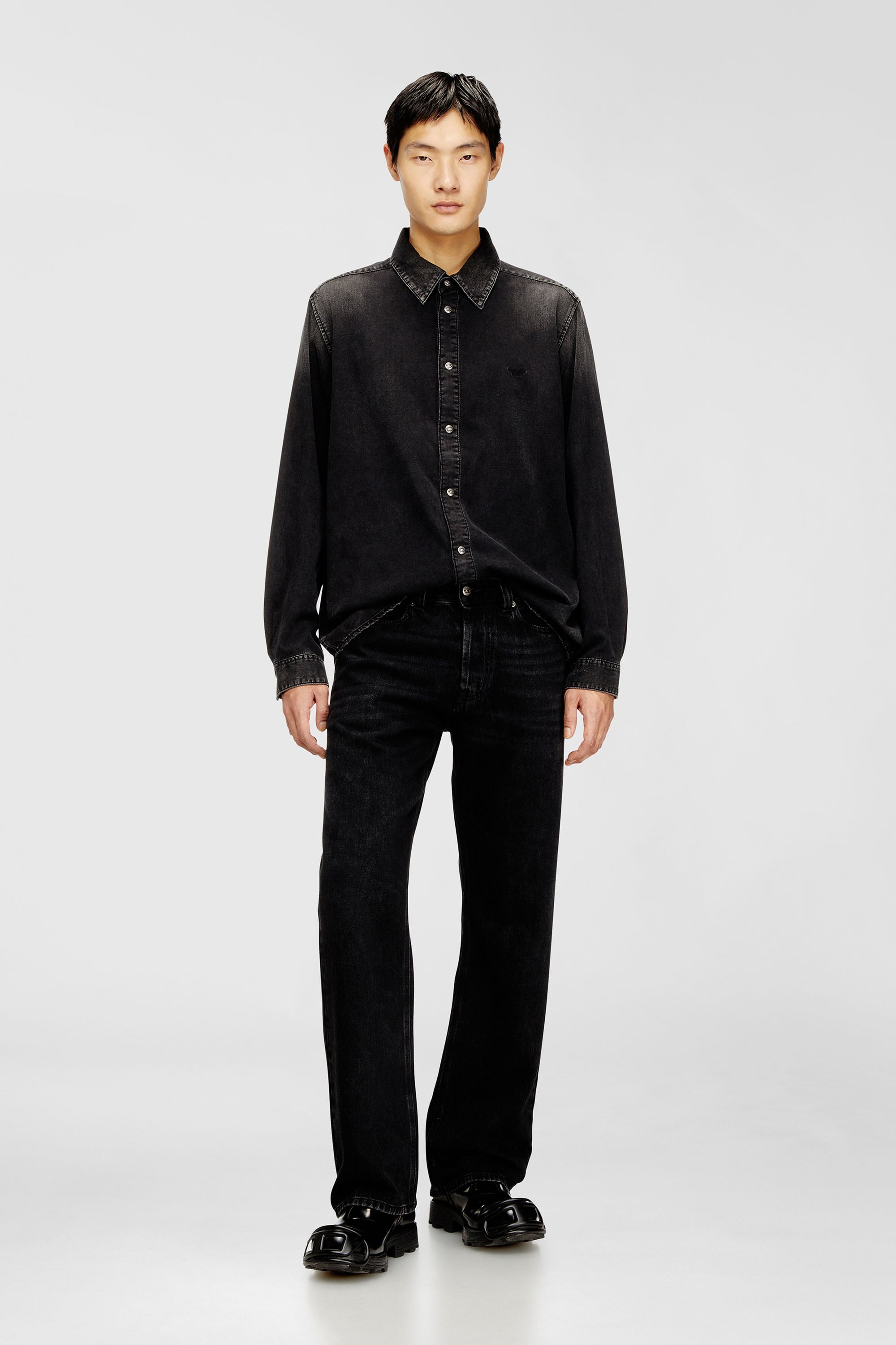 Diesel - Relaxed Jeans 1980 D-Eeper 09P09 Uomo, Nero/Grigio scuro - Image 2