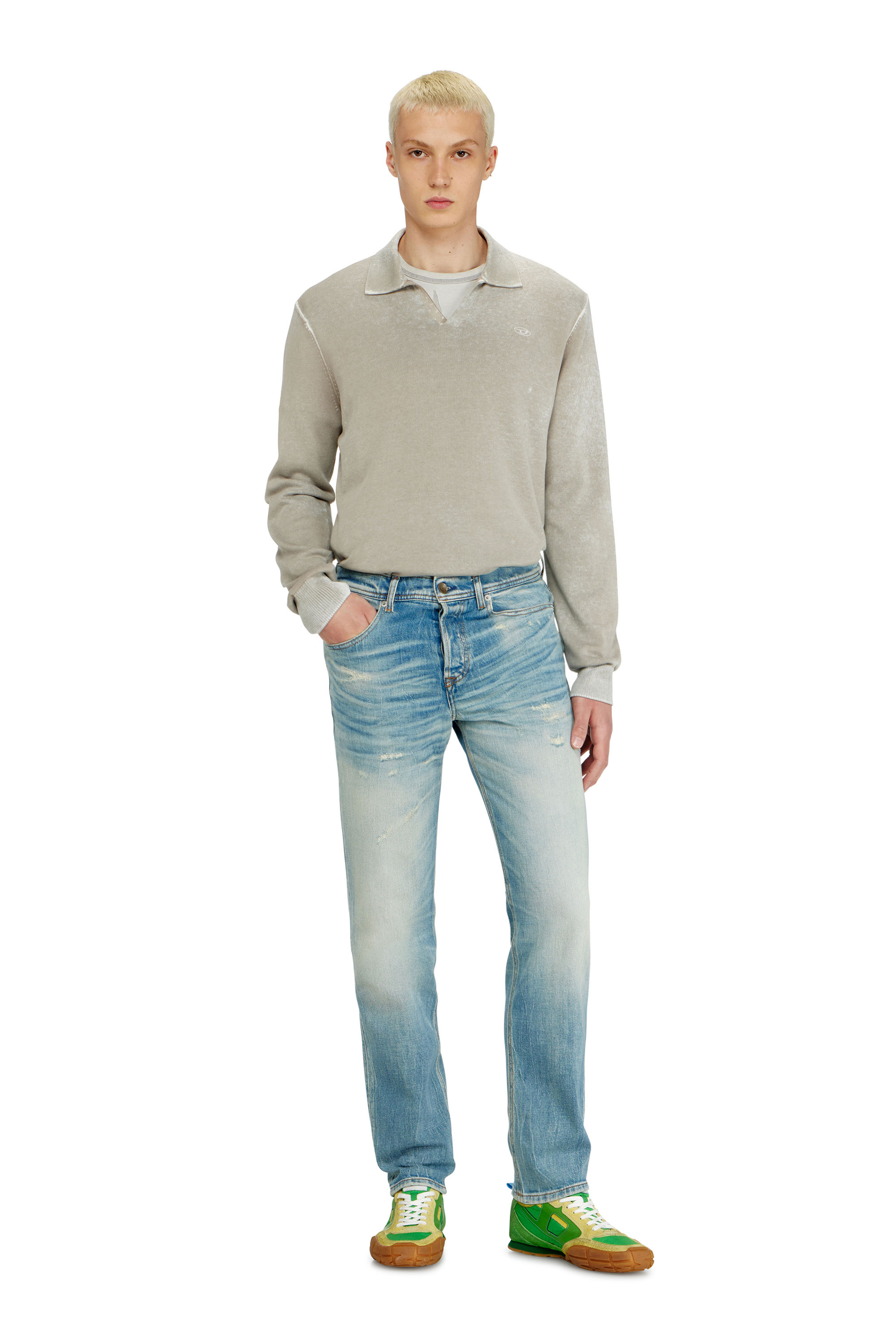 Diesel - Regular Jeans 2023 D-Finitive 09P33 Uomo, Blu Chiaro - Image 4