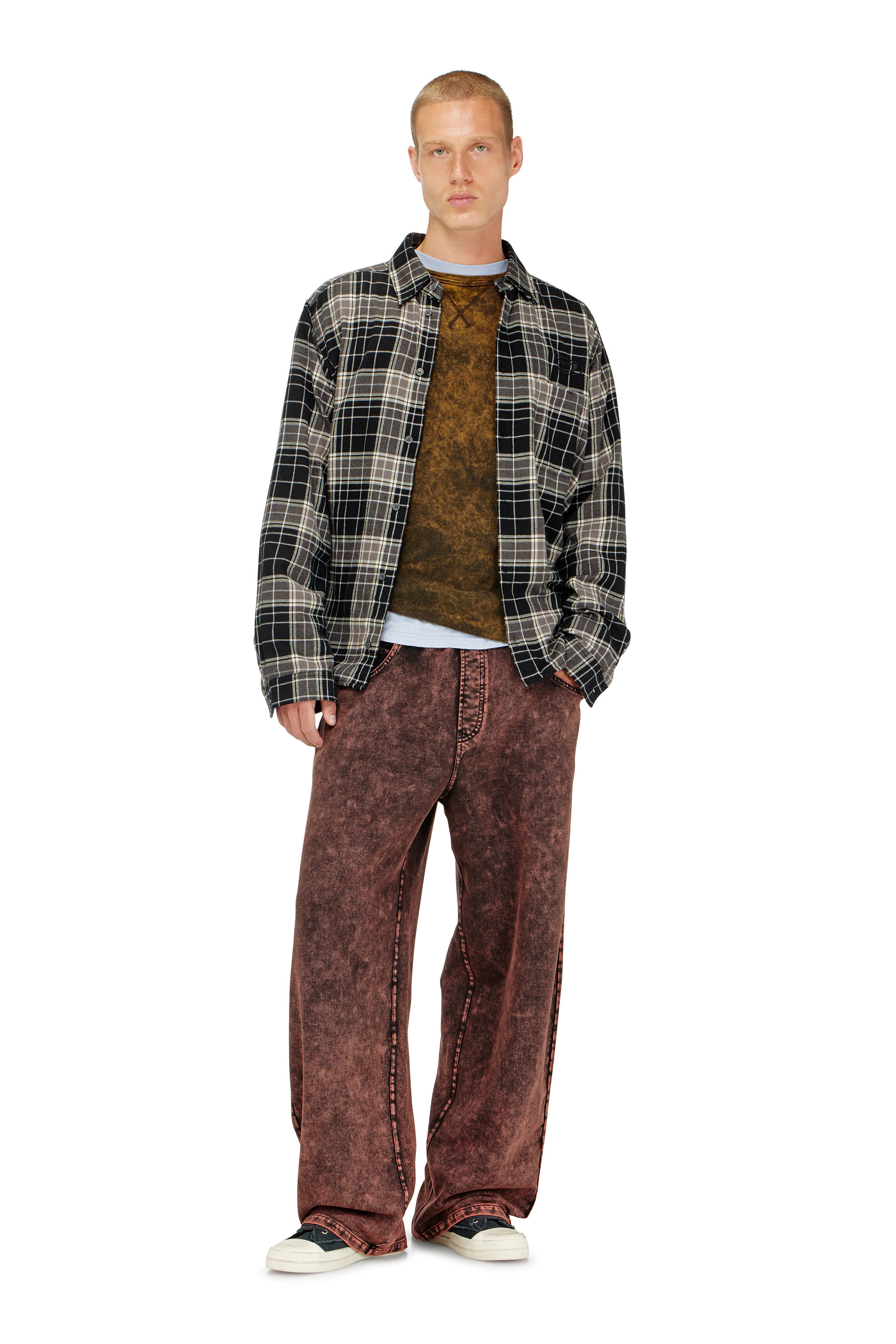 Diesel - T-BOXT-LS-RAW, T-shirt a manica lunga acid wash con soprafili sfrangiati Uomo in Marrone - 2