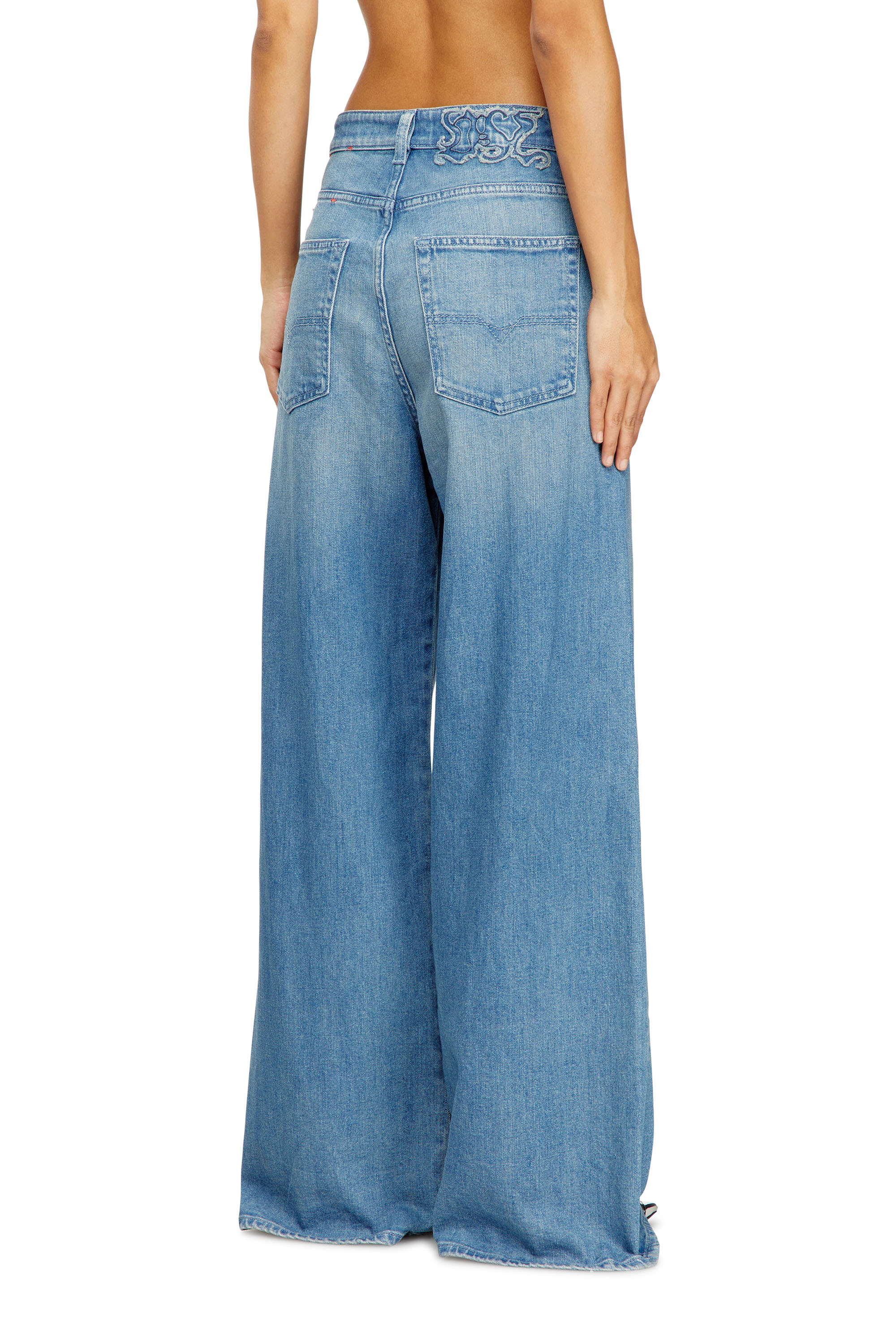 Diesel - Relaxed Jeans 1996 D-Sire 09Q18 Donna, Blu medio - Image 4