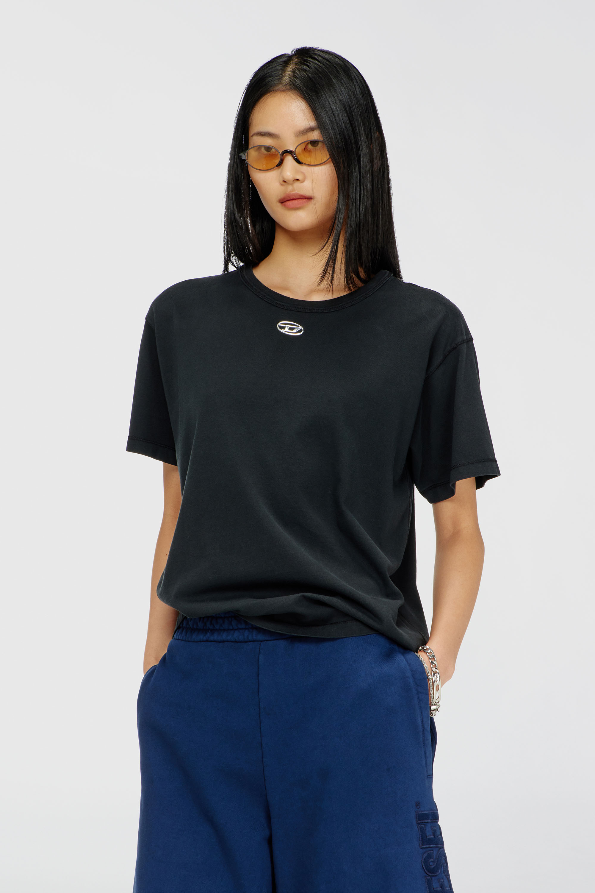Diesel - T-NORMY-OD-S1, T-shirt in cotone con Oval D metallizzato Donna in Nero - 1