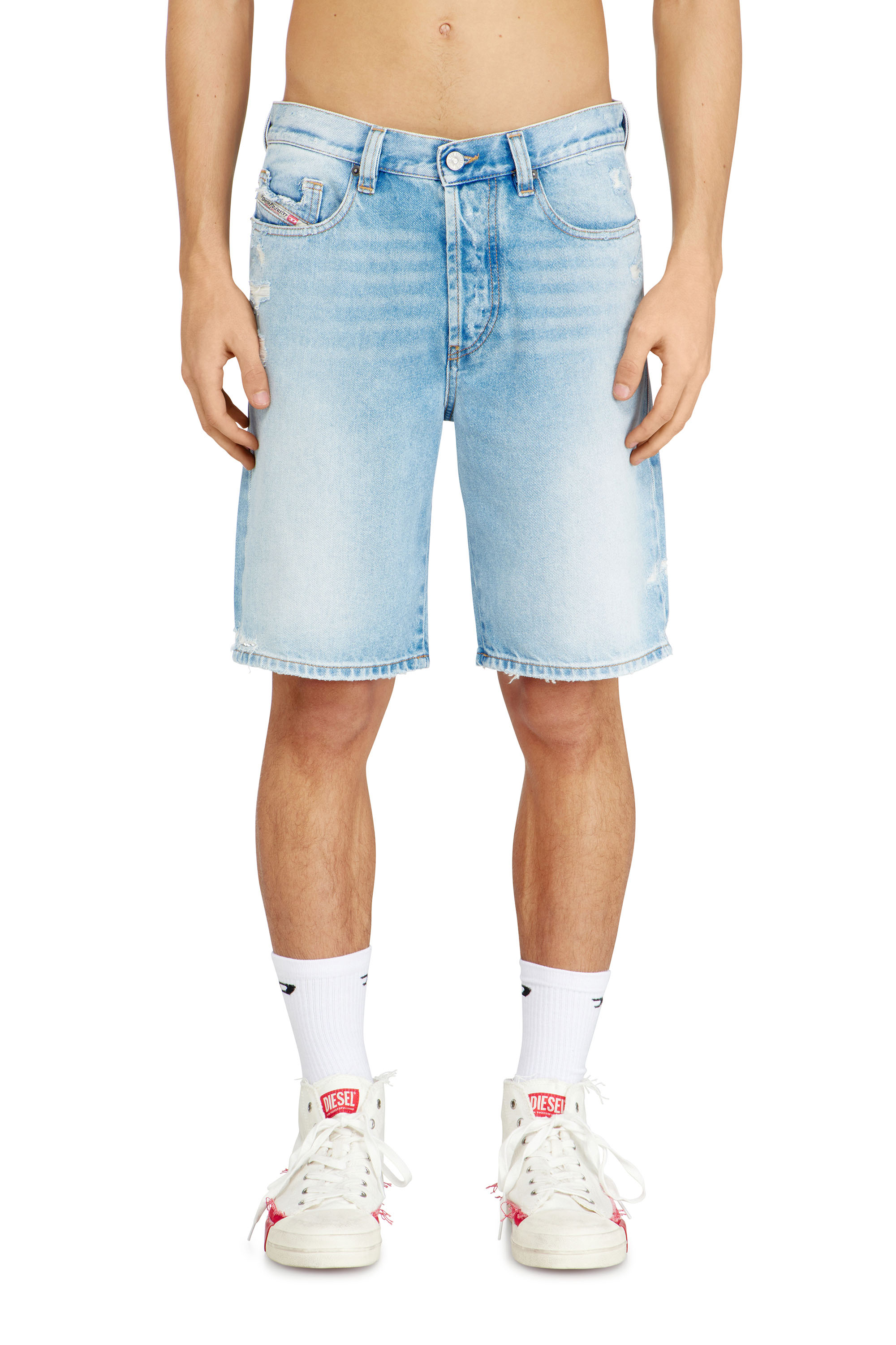 Diesel - REGULAR-SHORT, Shorts in denim destroyed Uomo in Blu - 2