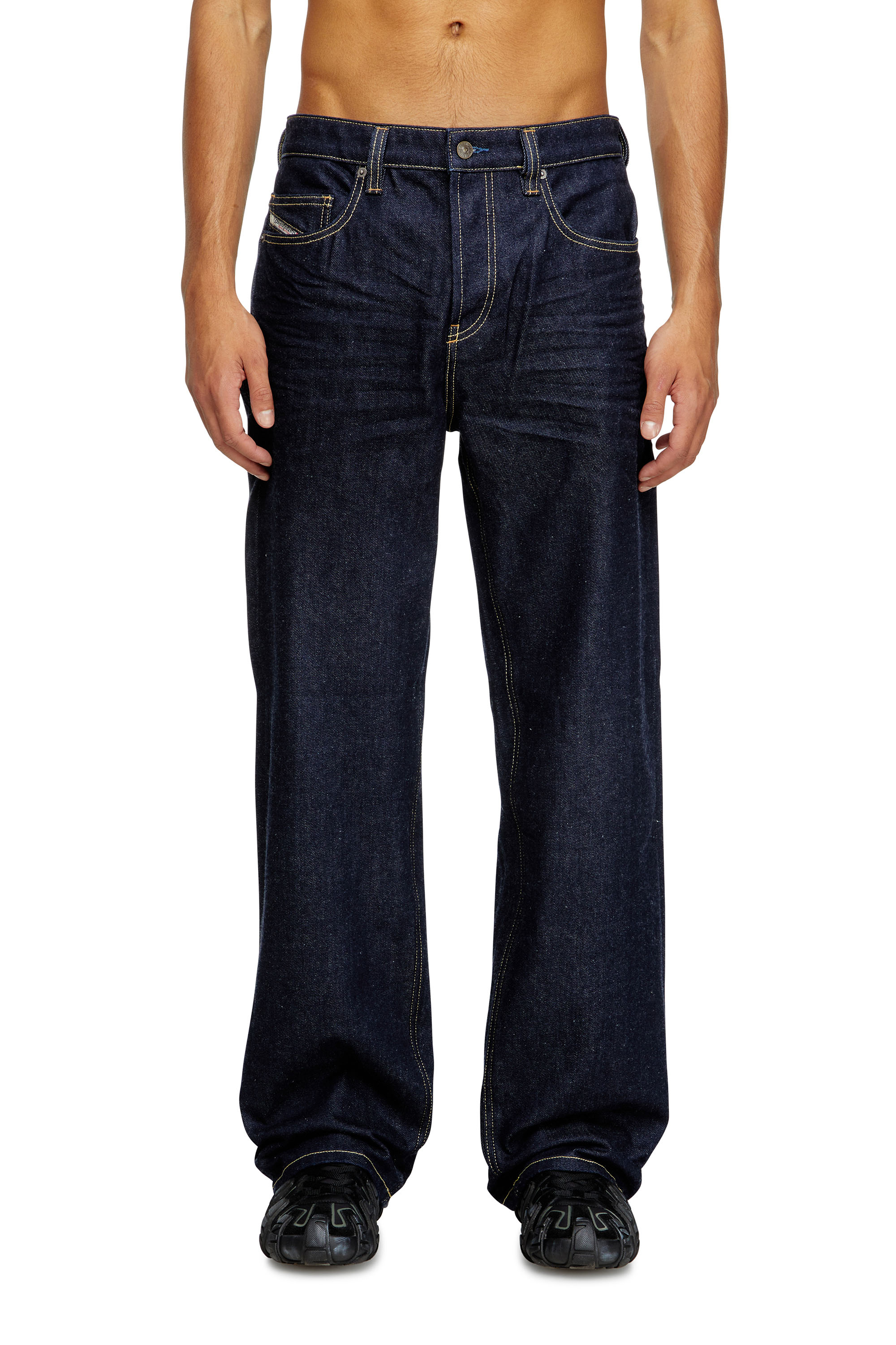 Diesel - Relaxed Jeans 2001 D-Macro 0GRDV Uomo, Blu Scuro - Image 2
