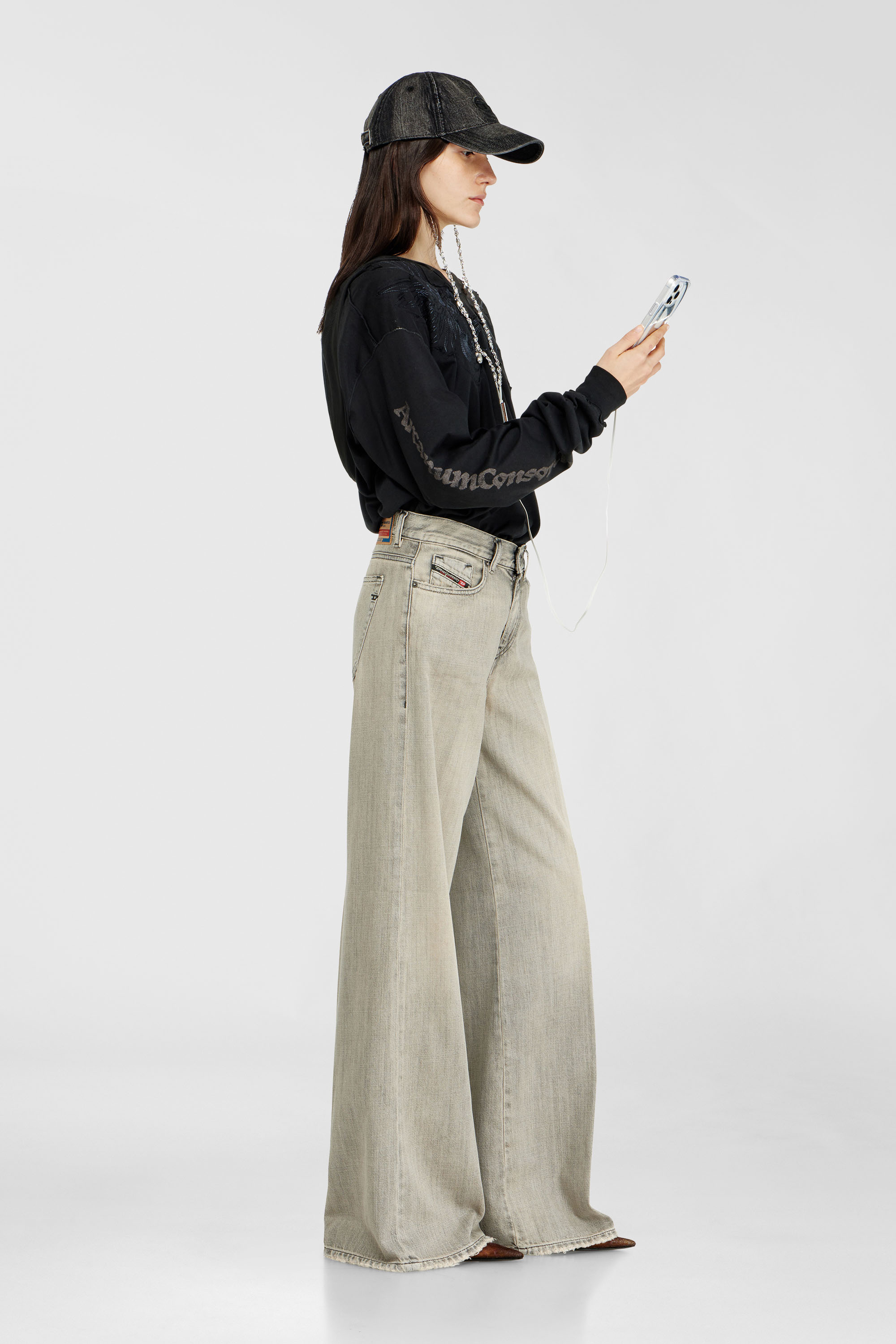 Diesel - Flare Jeans 1978 D-Akemi 068RU Donna, Grigio - Image 1