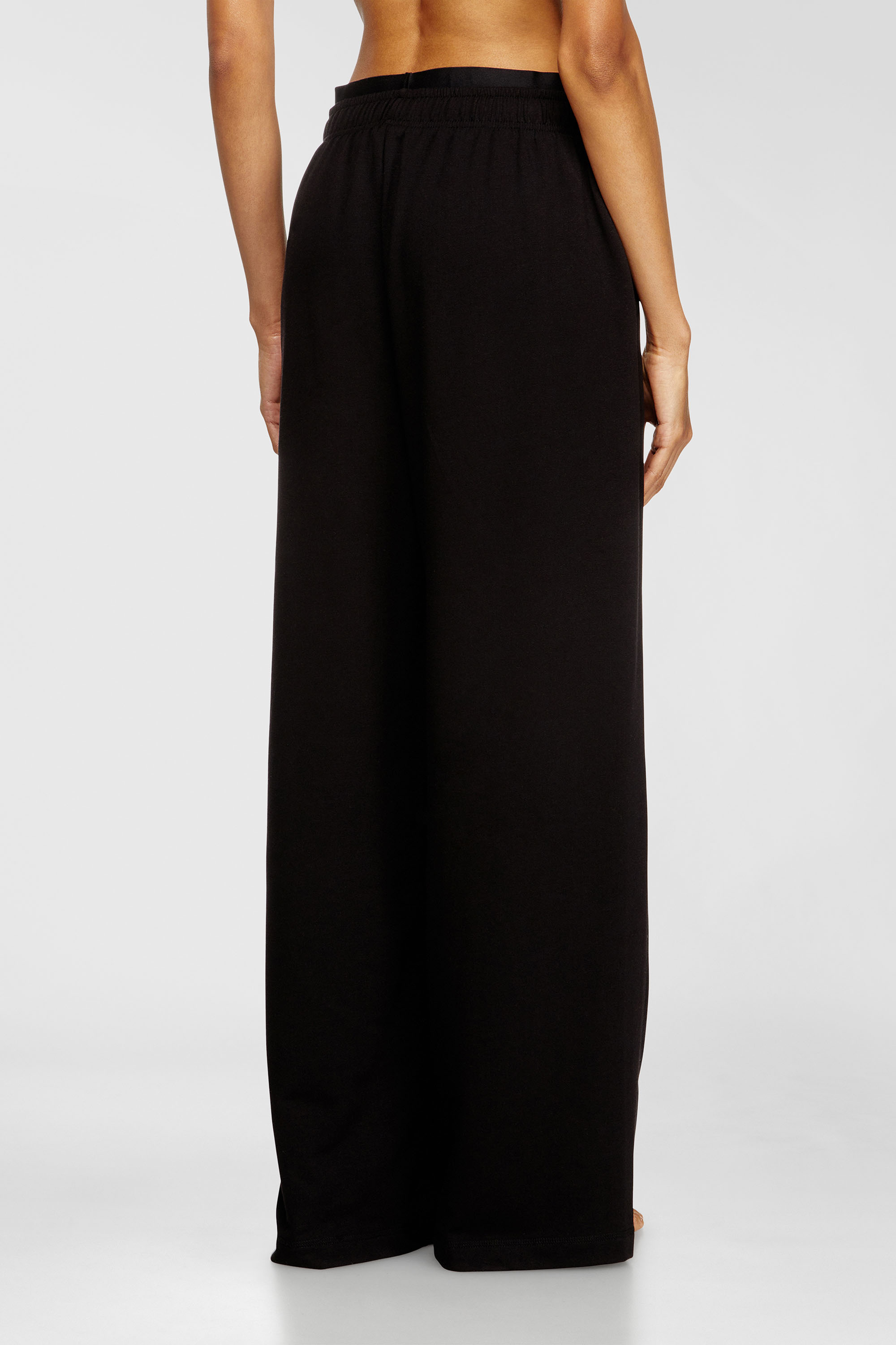 Diesel - LESLIE-D-POP, Pantaloni da tuta in spugna di cotone con fascia in vita con logo Donna in Nero - 4