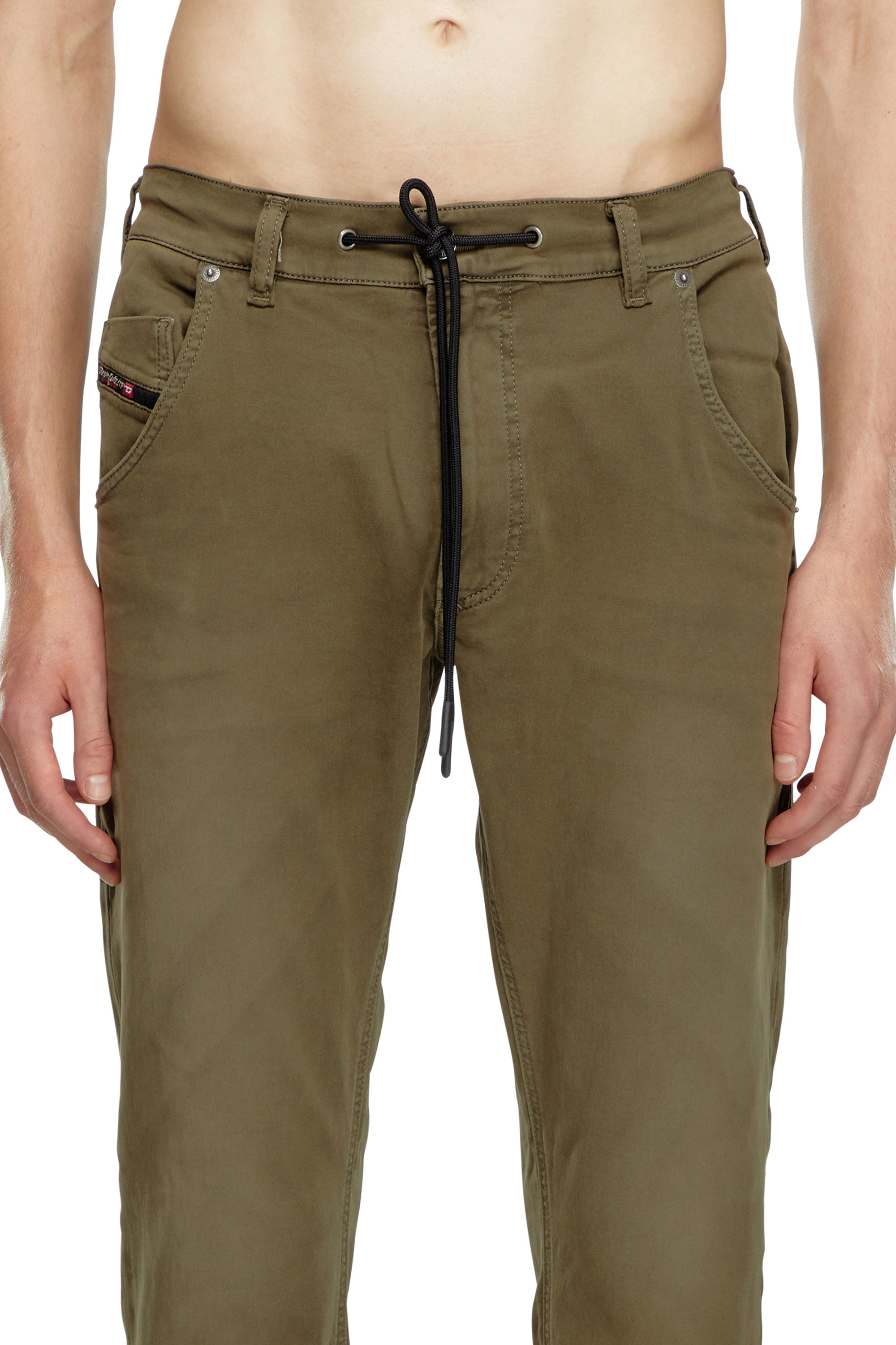 KROOLEY-E-NE 0670M Uomo: Jeans Tapered Colorato | Diesel