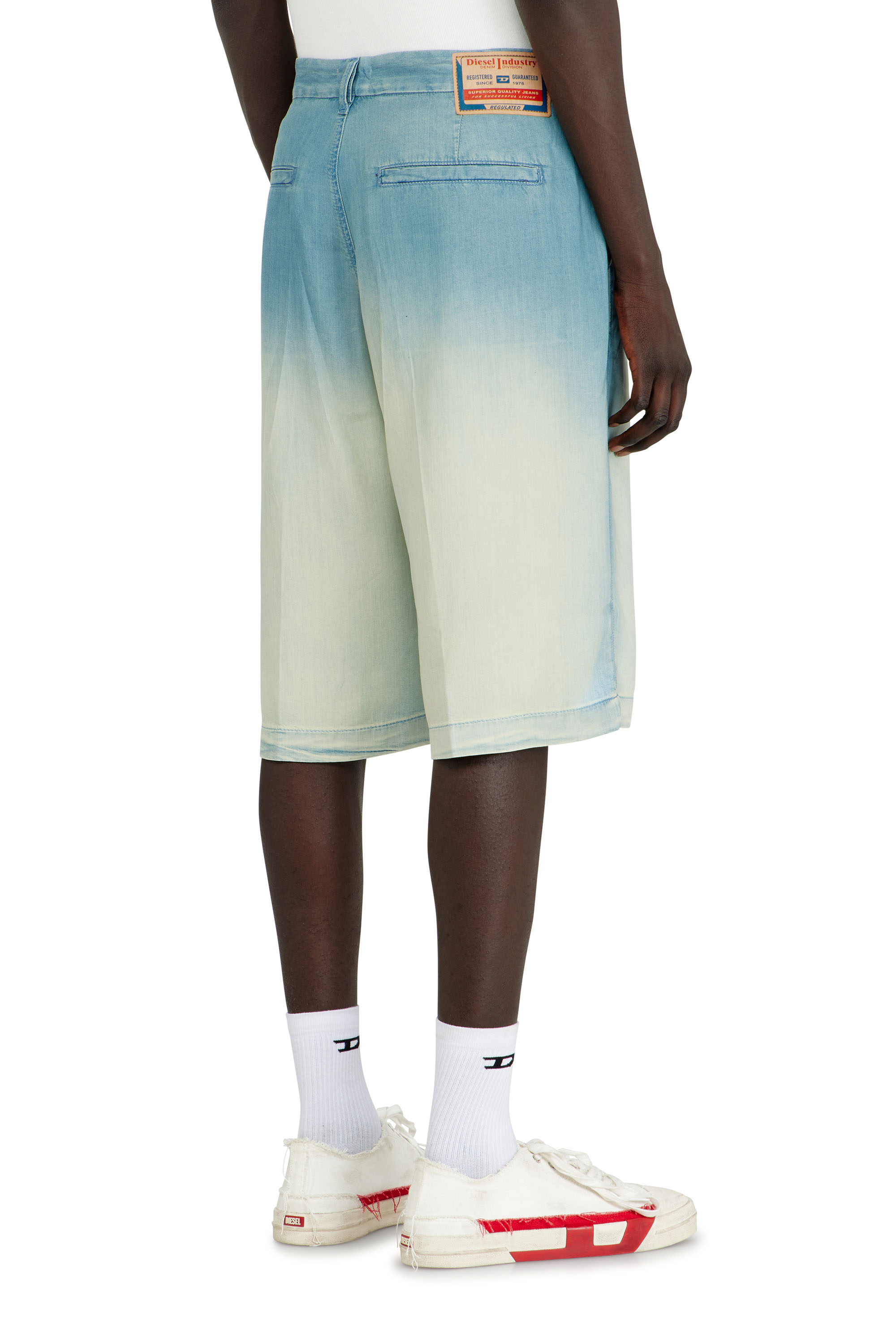 Diesel - D-TYLOR-SHORT-S, Shorts in denim fluido sovratinto Uomo in ToBeDefined - 3