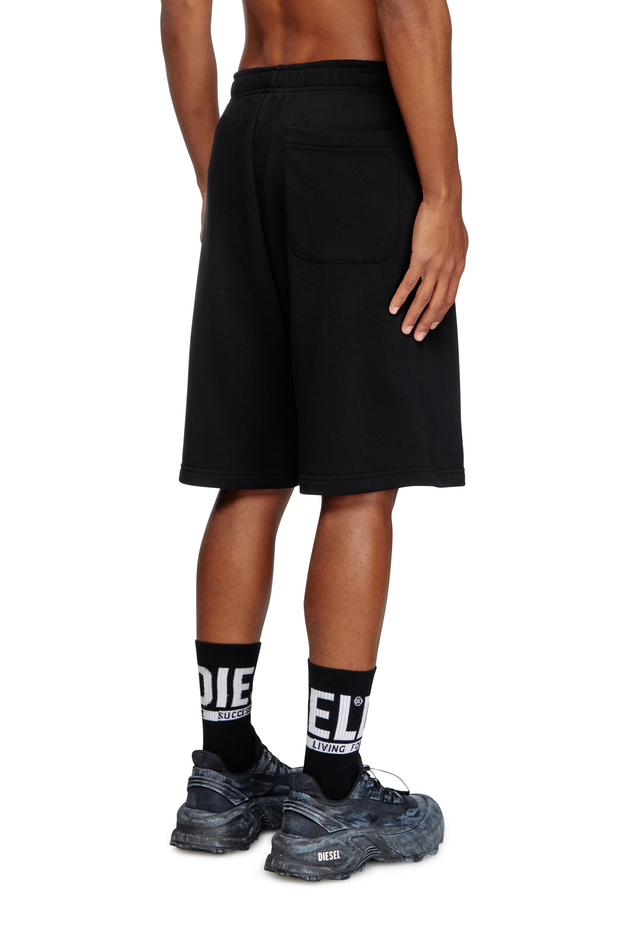 Diesel - P-MARSHY-OD, Short in felpa con Oval D argento Uomo in Nero - 4