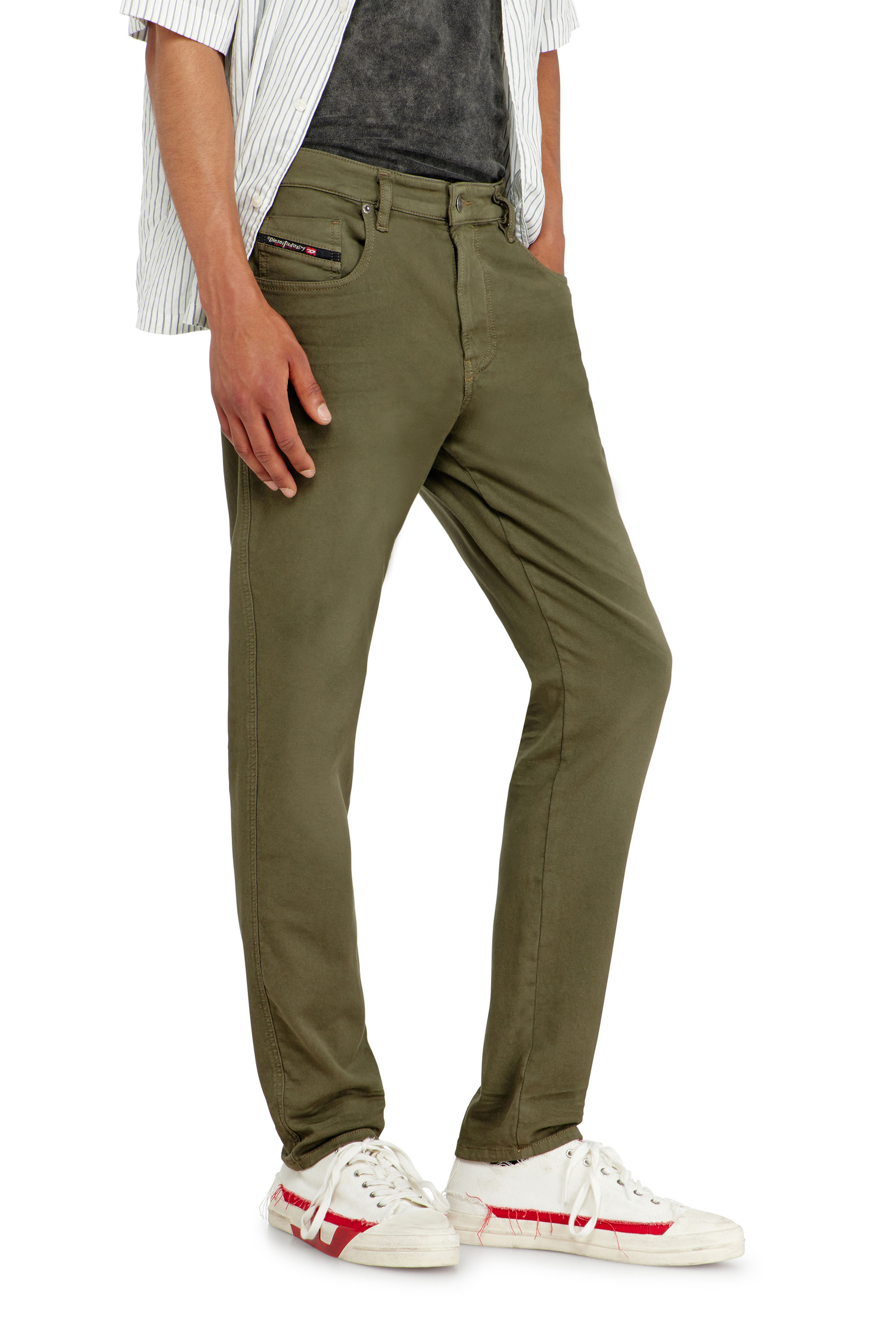Diesel - Slim 2062 D-Strukt Joggjeans&reg; 0670M Uomo, Verde Militare - Image 4