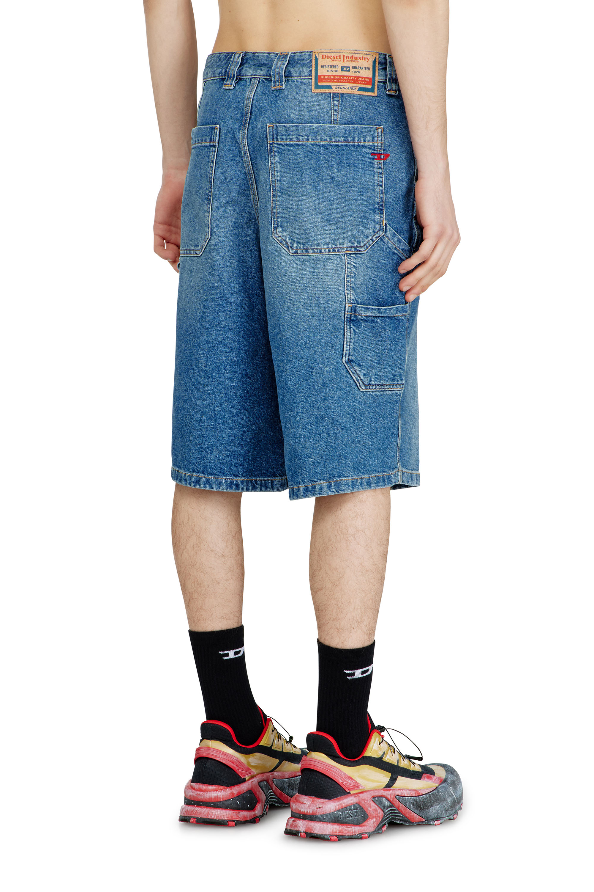 Diesel - D-LIVERY-W-SHORT, Shorts in denim stile utility Uomo in Blu - 4