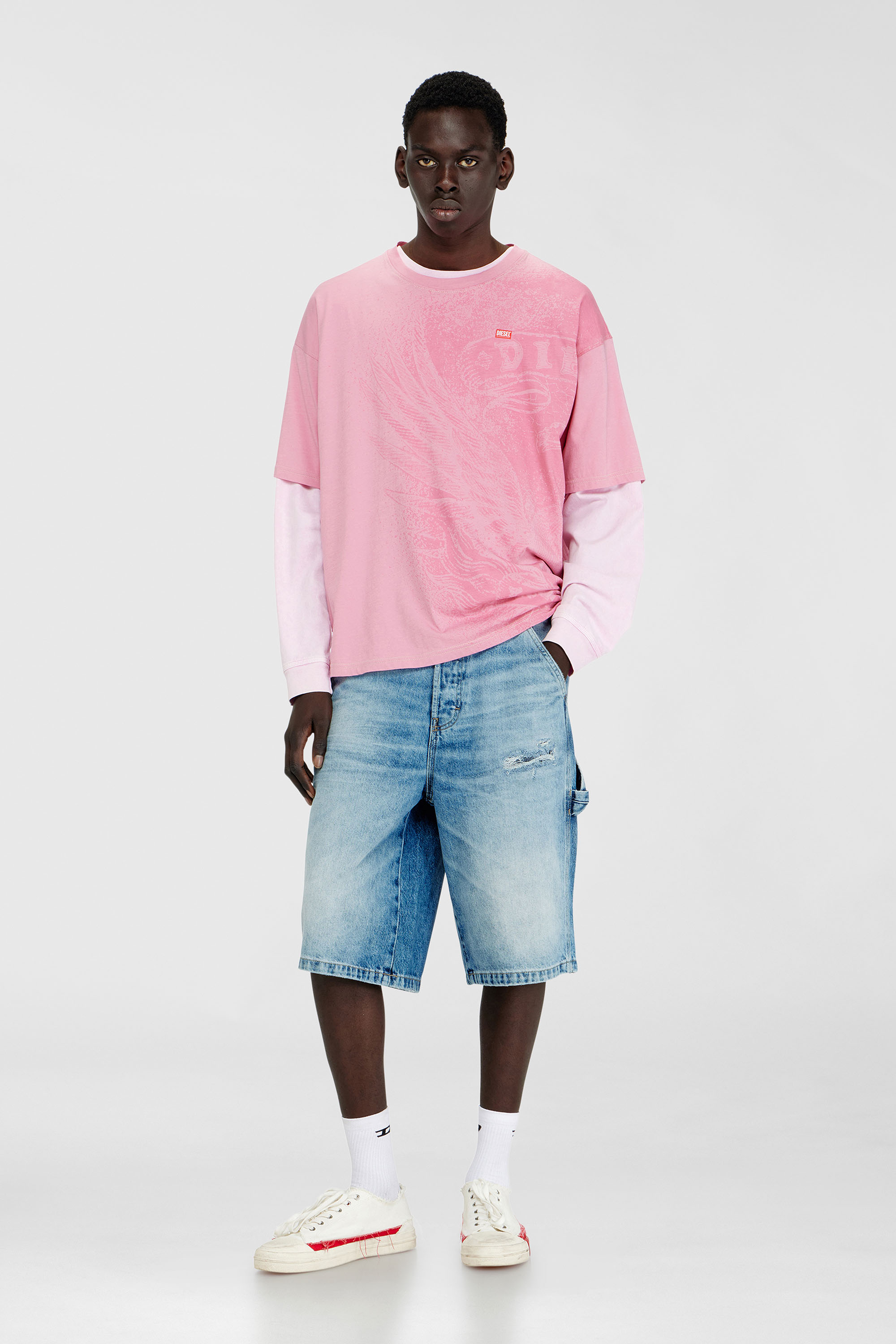 Diesel - D-LIVERY-W-SHORT, Shorts relaxed in denim fluido con rotture Uomo in Blu - 1