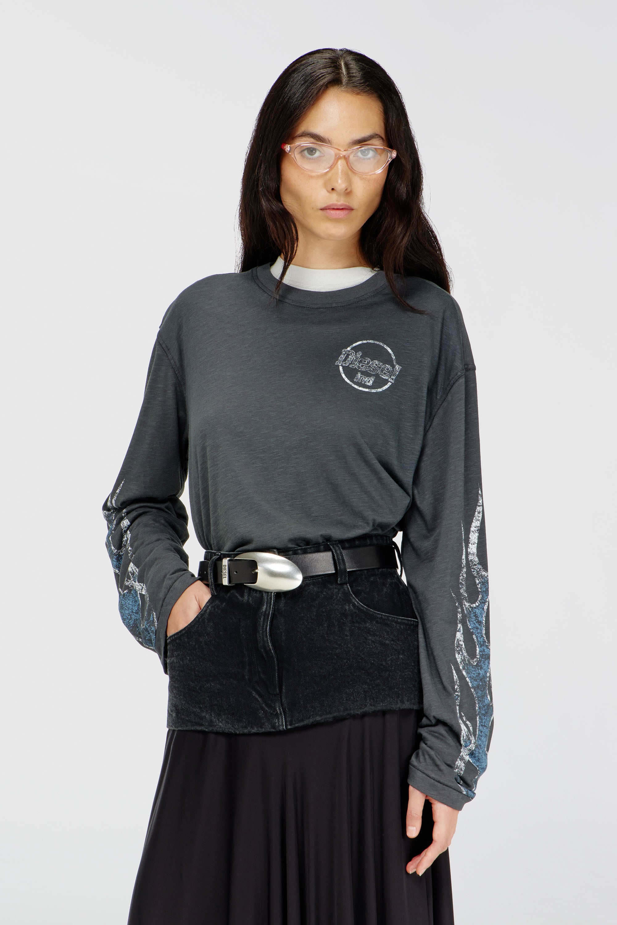 Diesel - T-HILARY-LS-B3, T-shirt a manica lunga in jersey fiammata con stampa craquel&eacute; Donna in Grigio - 1