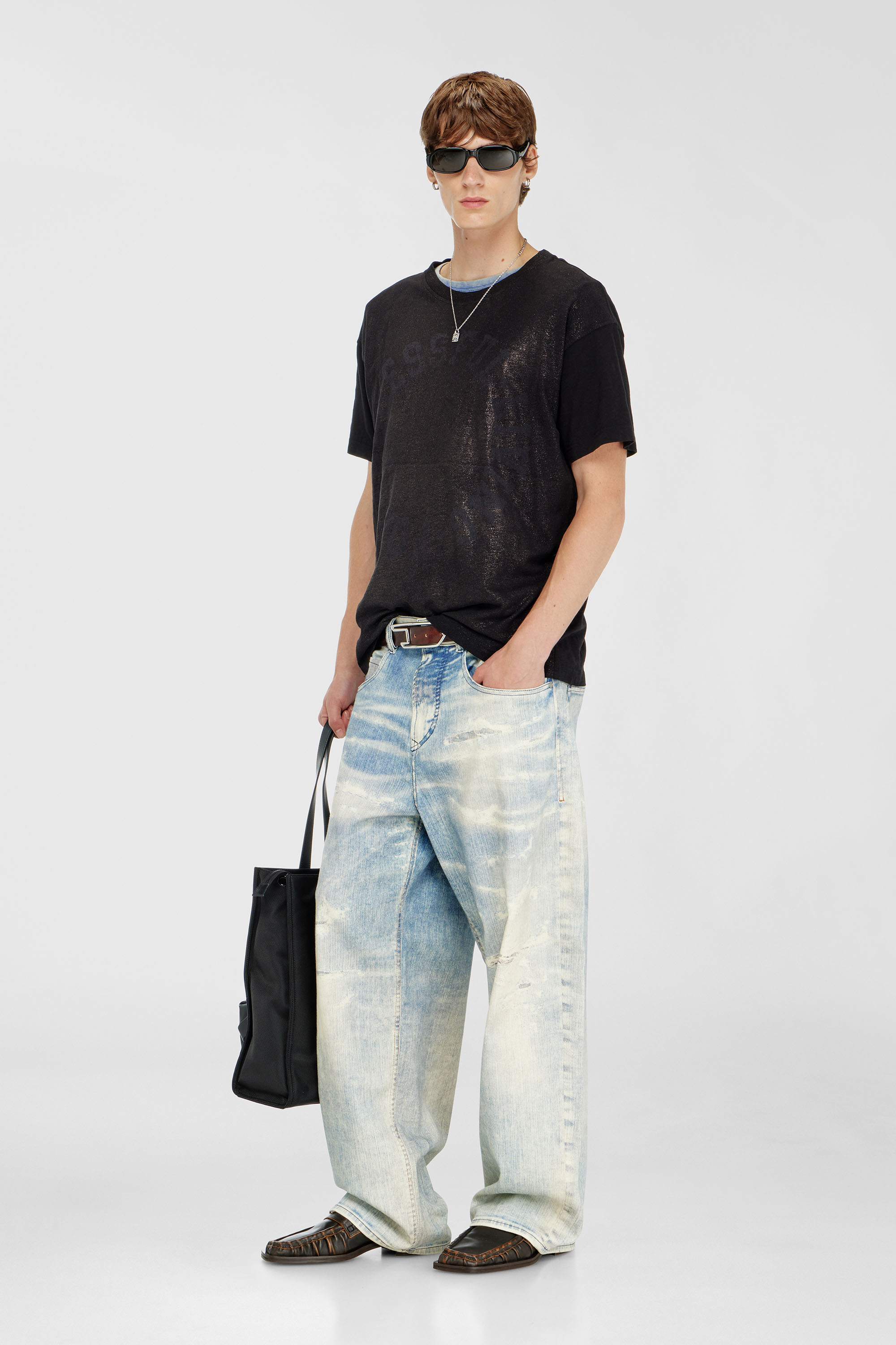 Diesel - T-NORM-AA2, T-shirt in cotone girocollo con stampa foil Uomo in Nero - 2