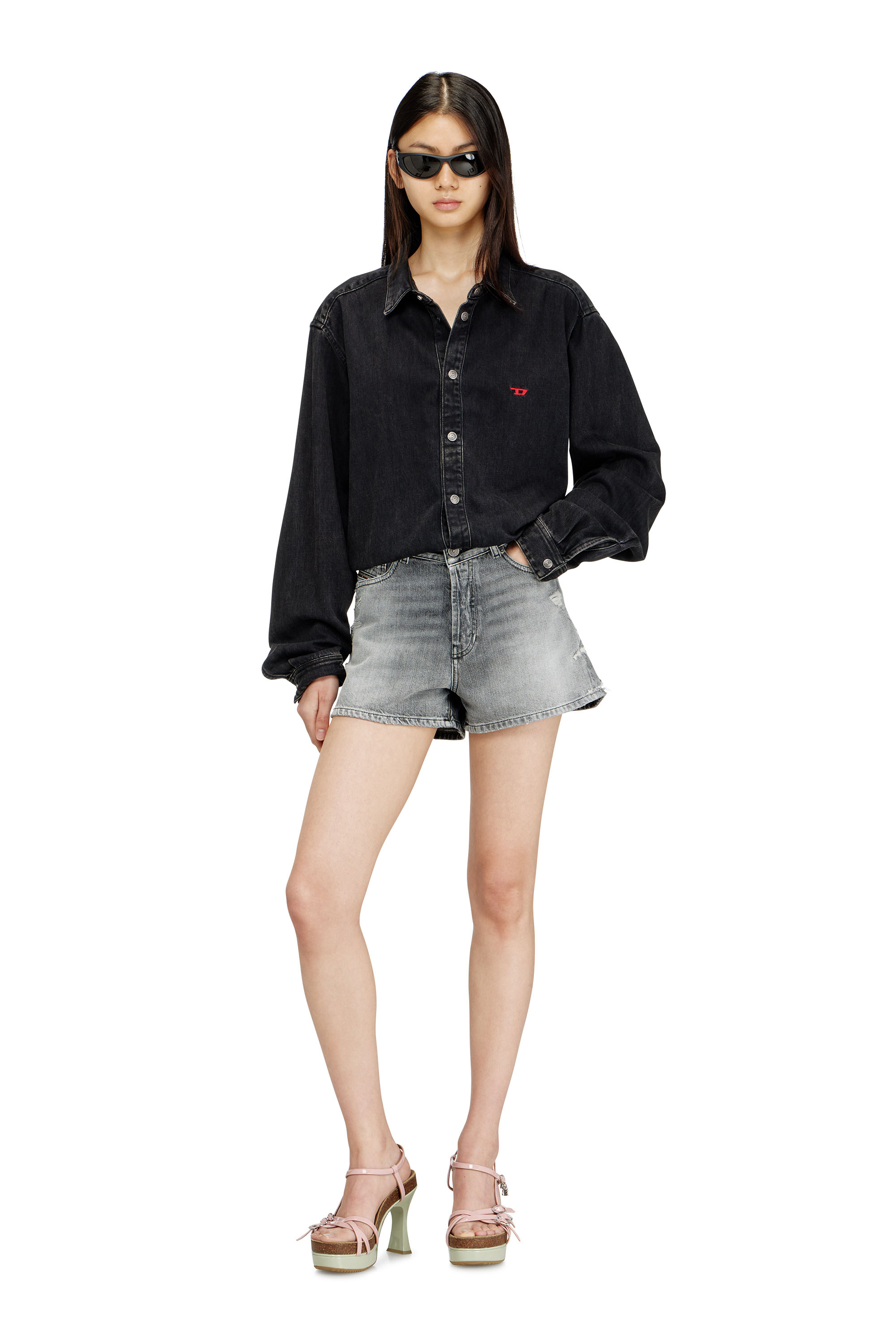 Diesel - DE-HELIOS, Shorts in denim con orli sfrangiati Donna in Grigio - 1
