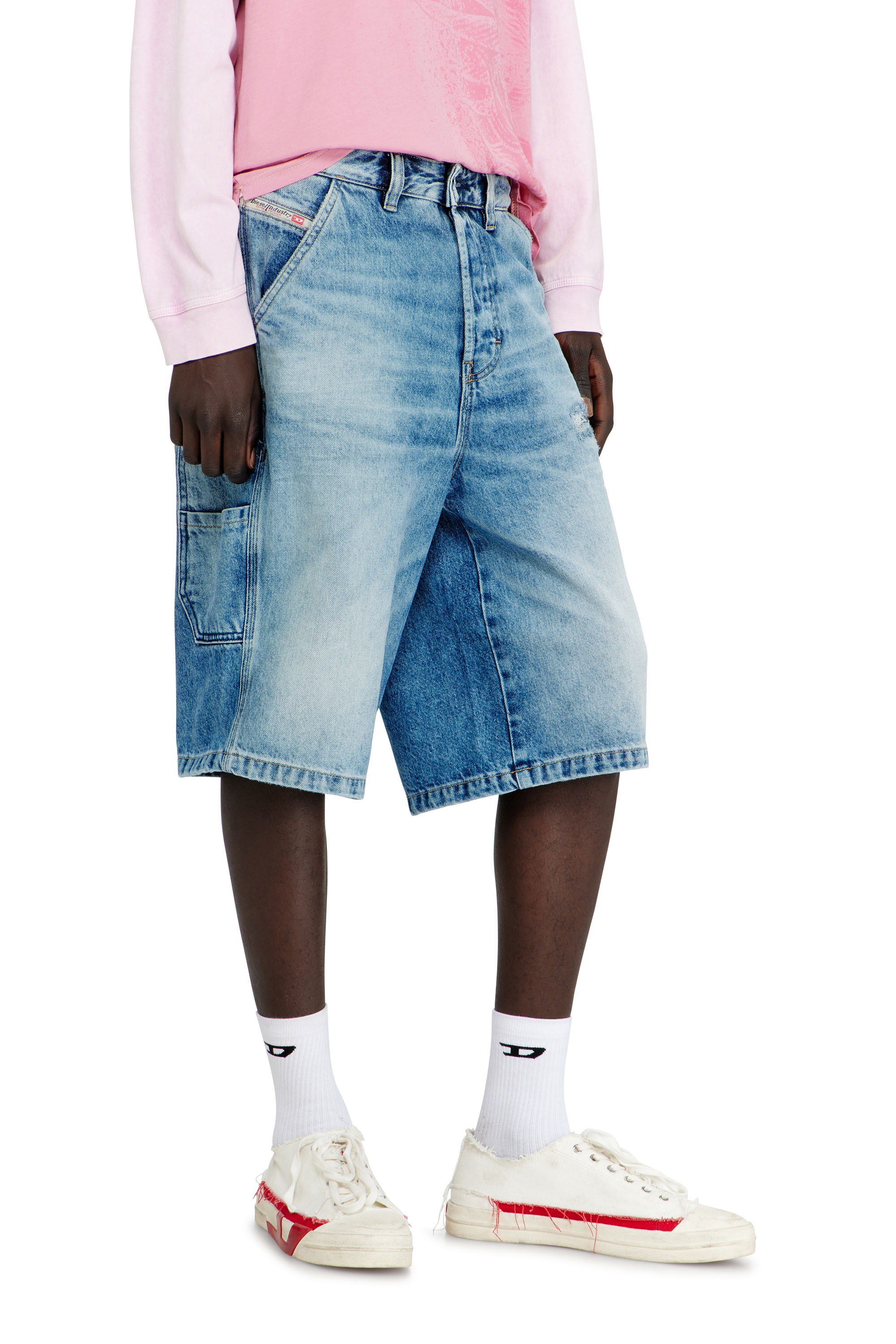 Diesel - D-LIVERY-W-SHORT, Shorts relaxed in denim fluido con rotture Uomo in ToBeDefined - 4