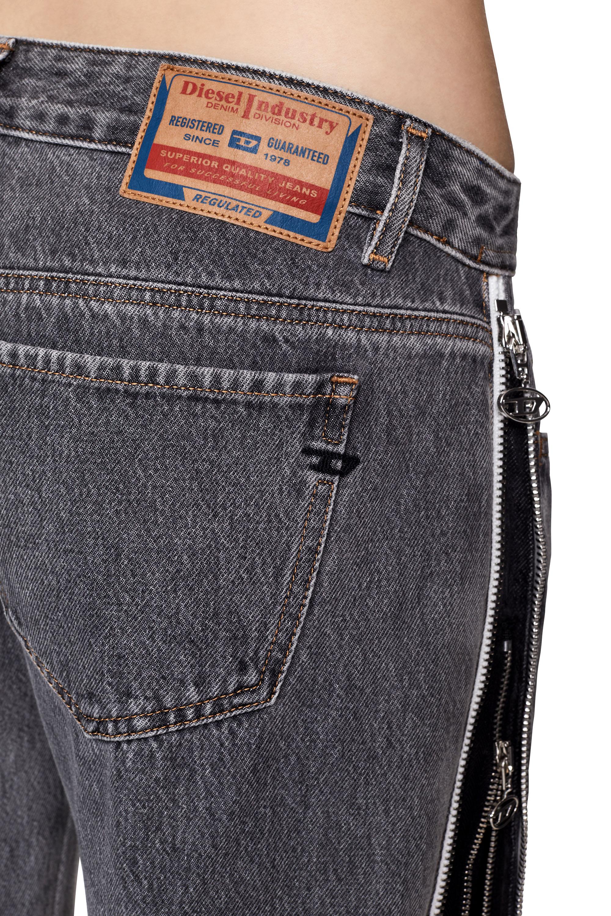 Diesel - 2002 09D18 Straight Jeans, Nero/Grigio scuro - Image 3