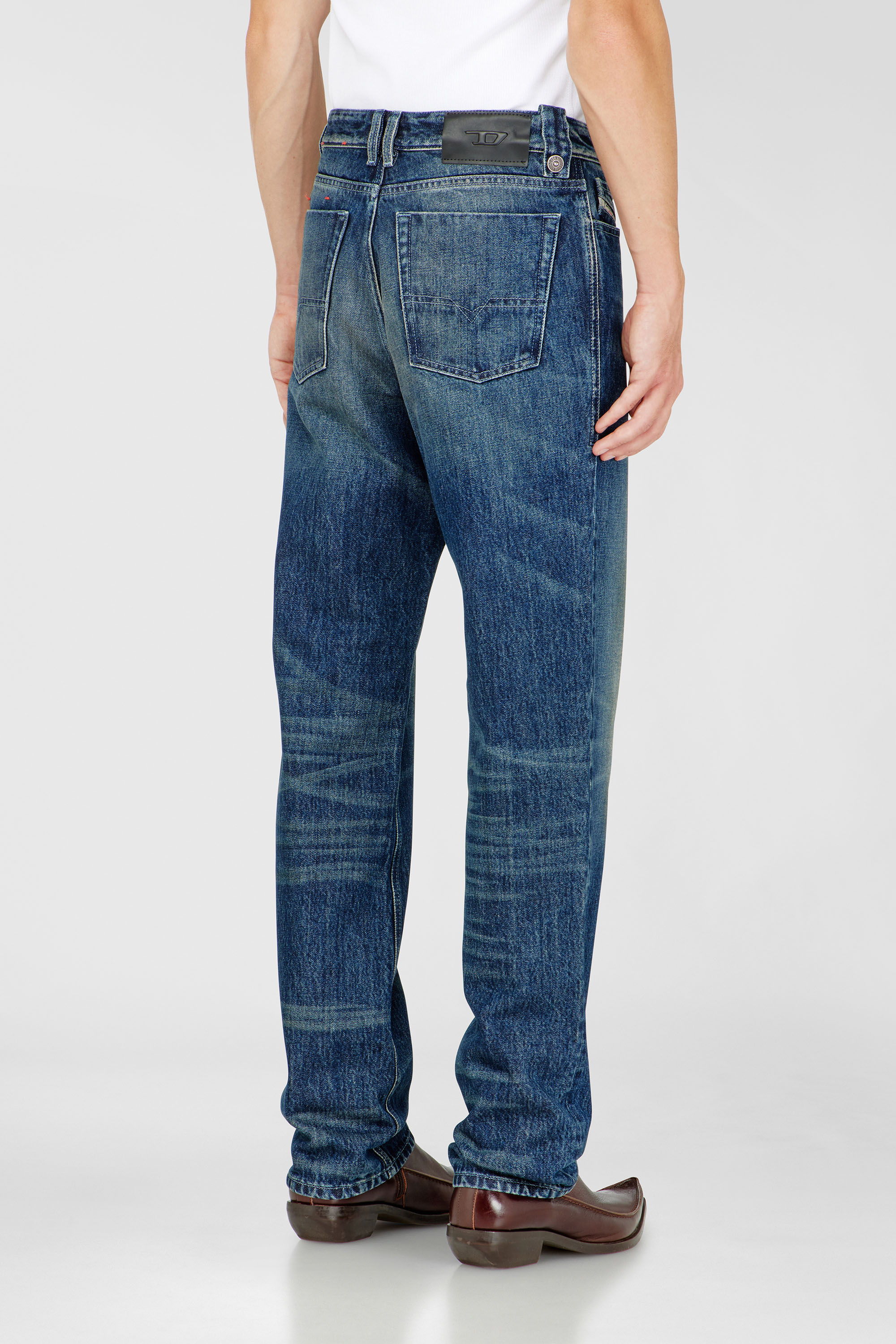 Diesel - Regular Jeans 1991 D-Voeed 007FZ Uomo, Blu Scuro - Image 5