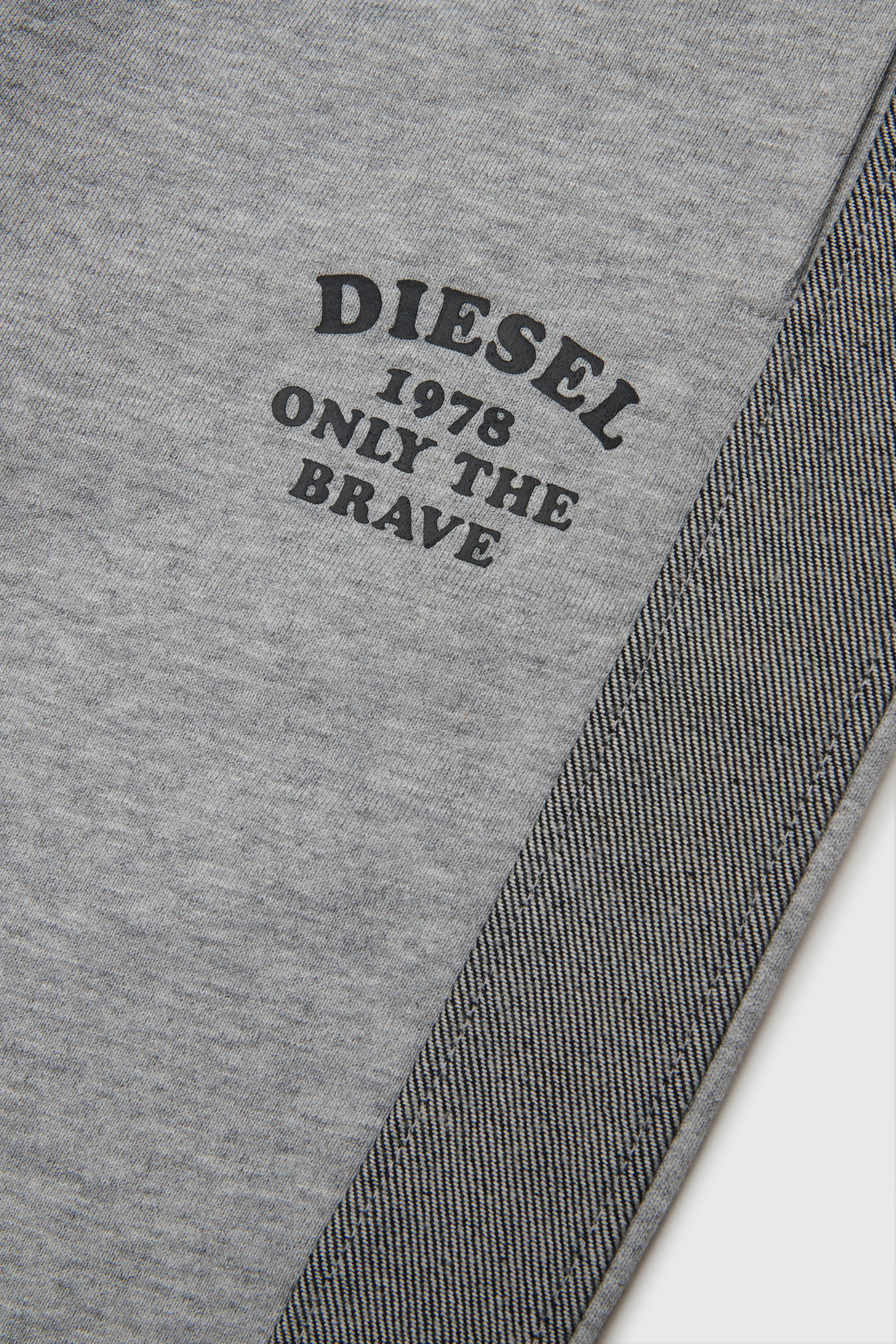 Diesel - PTEAN, Pantaloni da tuta con bande laterali in denim Uomo in Grigio - 4