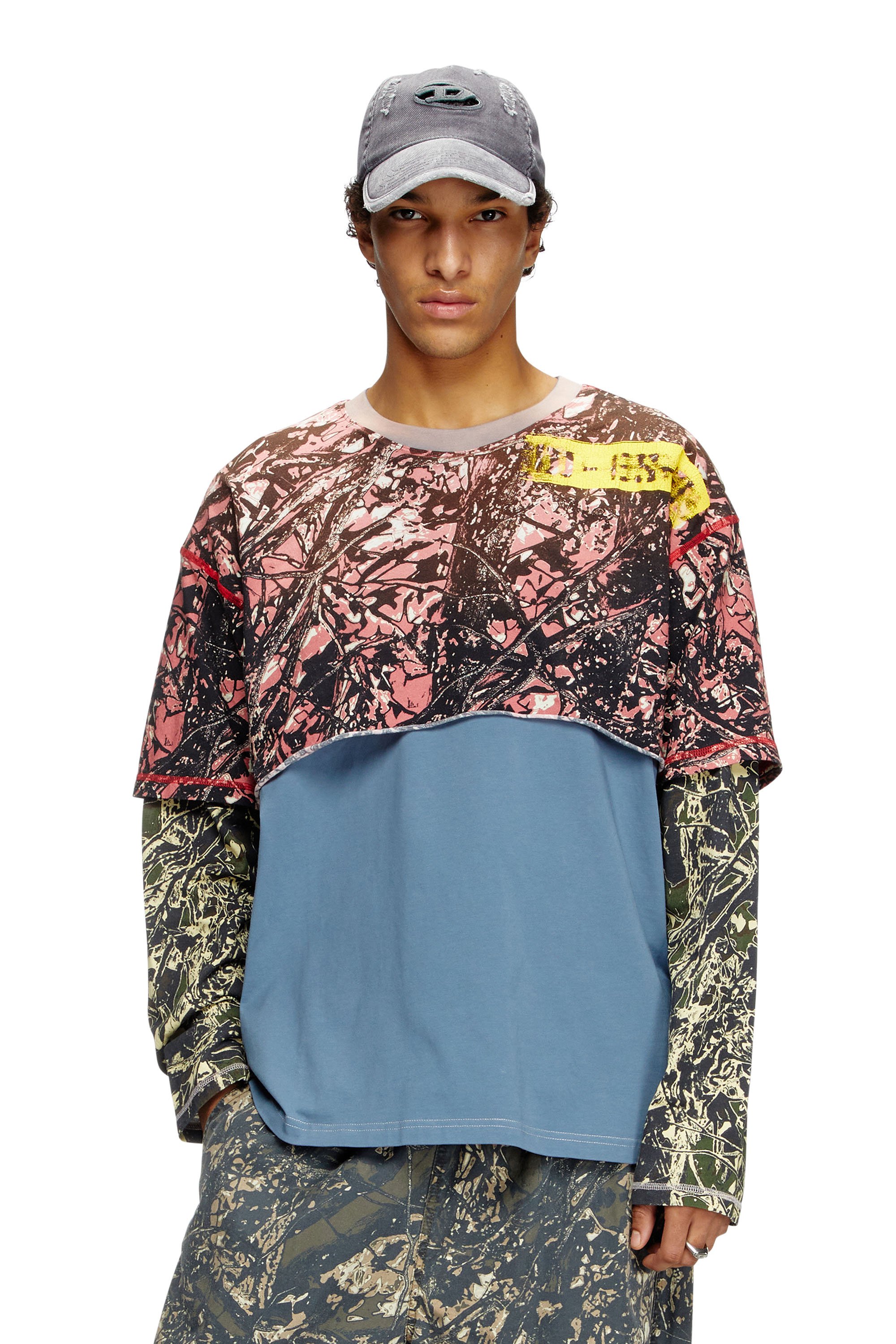 Diesel - T-BESH-CAMOU, T-shirt a strati con stampa camouflage Uomo in Multicolor - 1