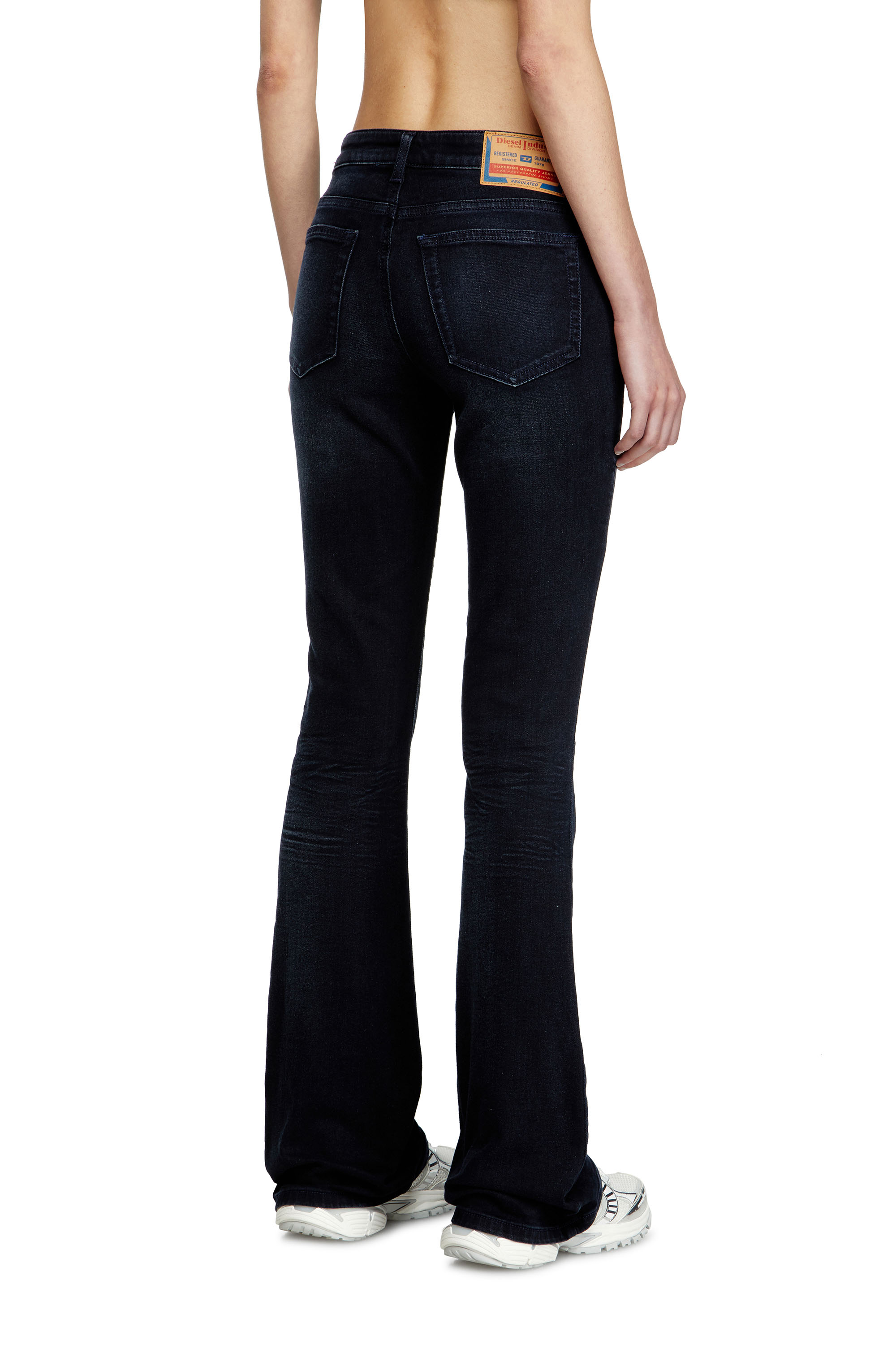 Diesel - Bootcut Jeans 1969 D-Ebbey 0BMBU Donna, Blu Scuro - Image 4