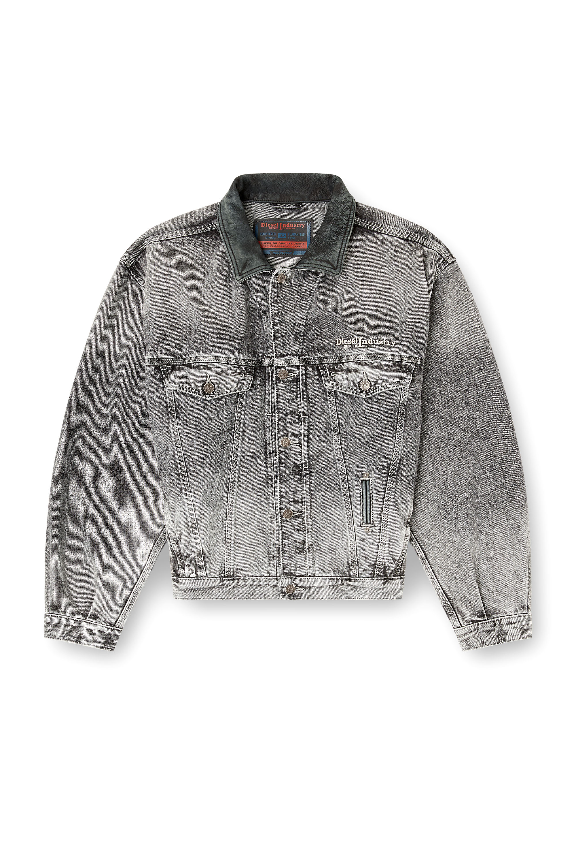 Diesel - D-DENVER-S, Giacca trucker in denim con rifiniture in pelle tono su tono Unisex in Grigio - 2
