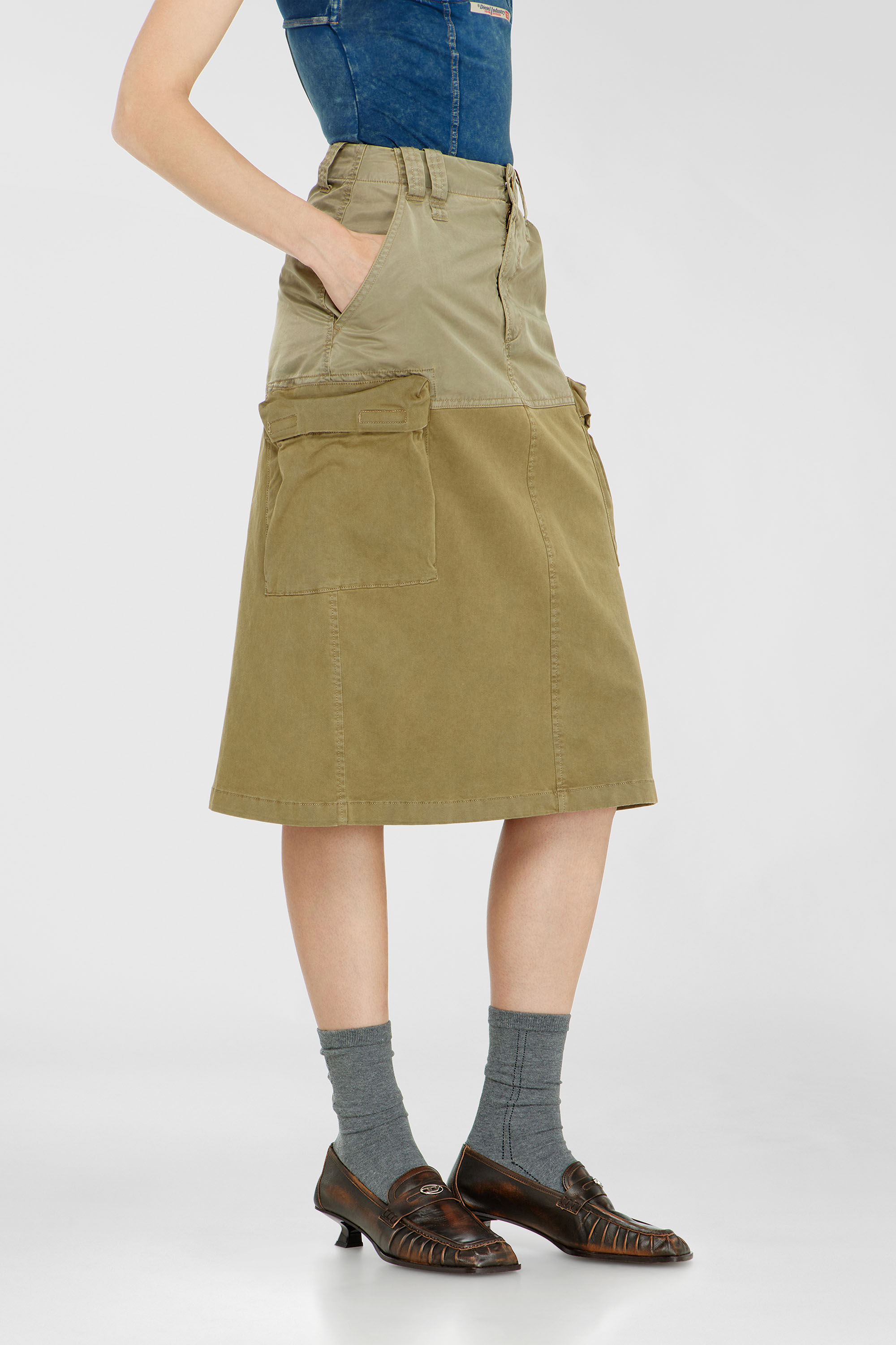 Diesel - O-DELE, Gonna midi cargo in cotone e nylon Donna in Verde - 3