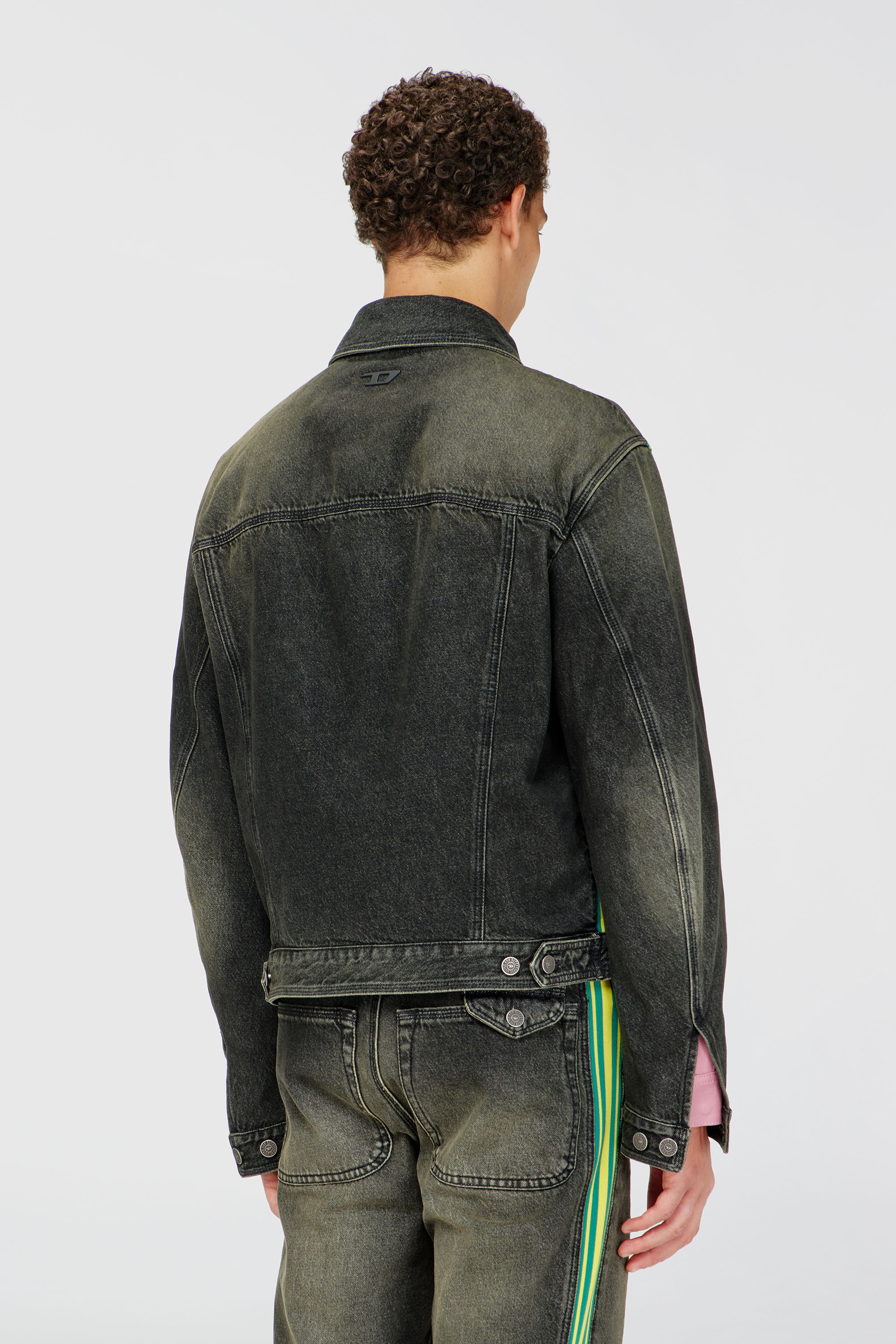 Diesel - D-BAS-FSJ1, Giacca trucker con bande a righe sulle spalle Uomo in Grigio - 4