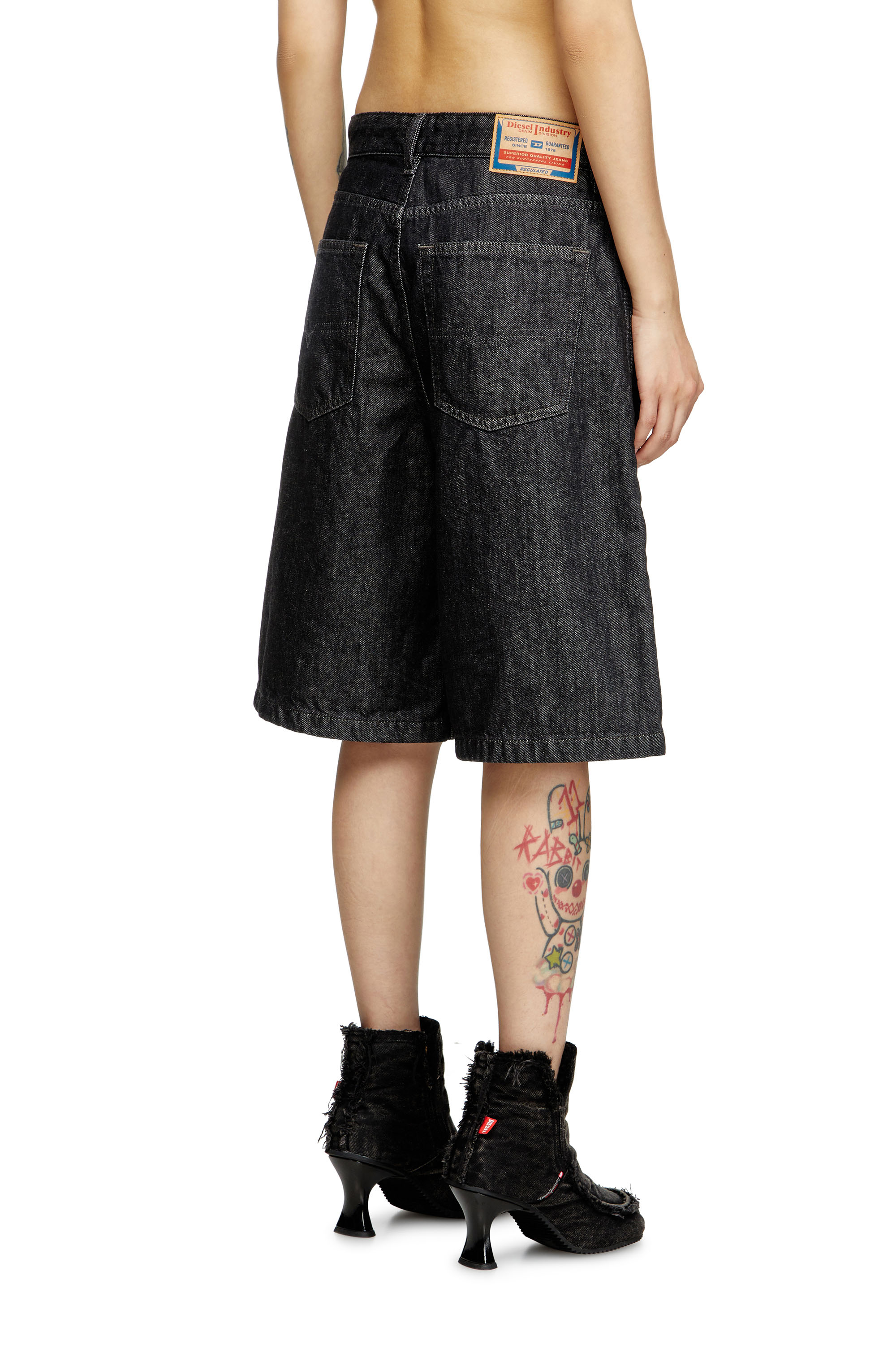 Diesel - DE-SIRE-SHORT, Short in denim rinse-wash Donna in Nero - 4