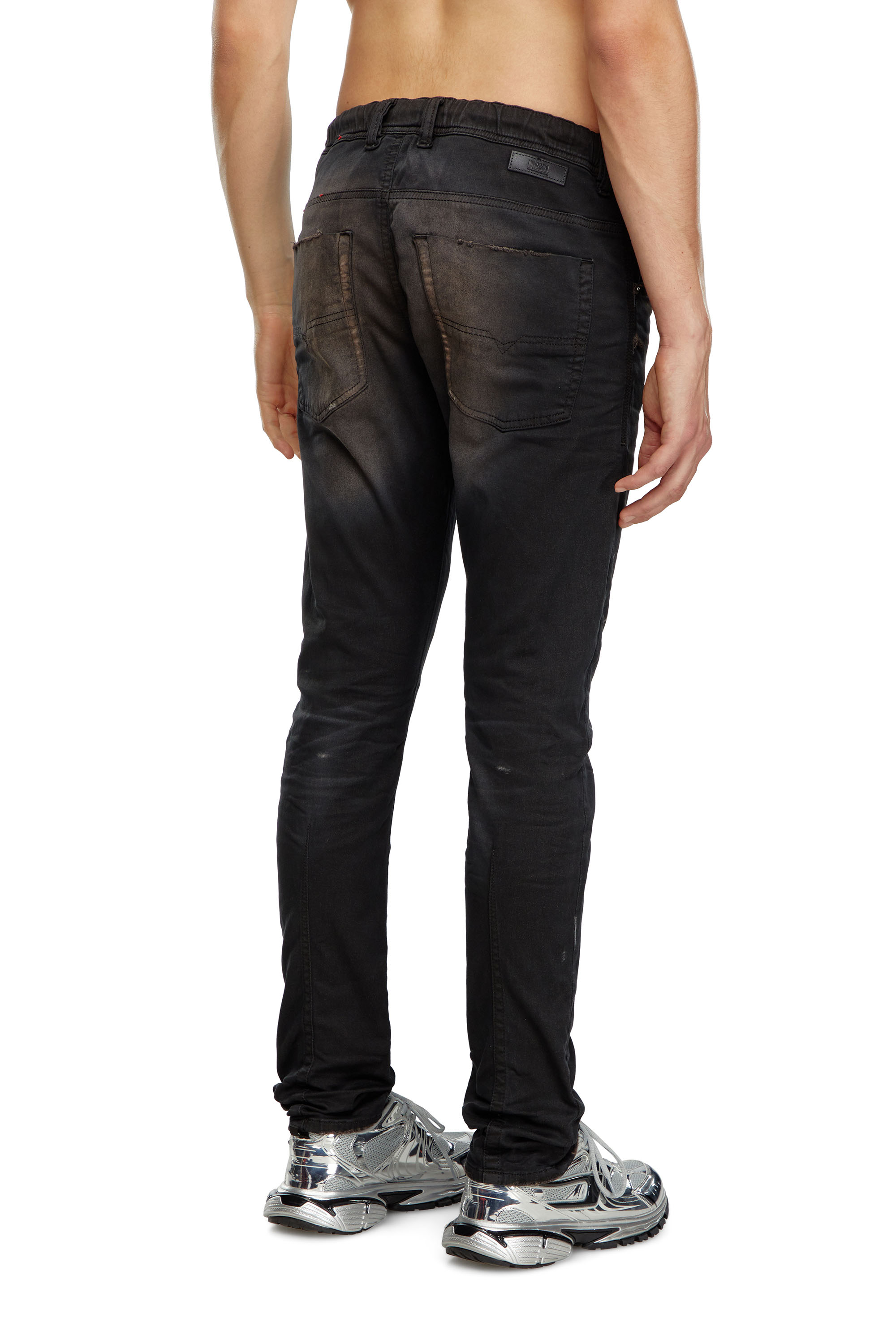 Diesel - Regular 2030 D-Krooley Joggjeans&reg; 068LW Uomo, Nero - Image 3